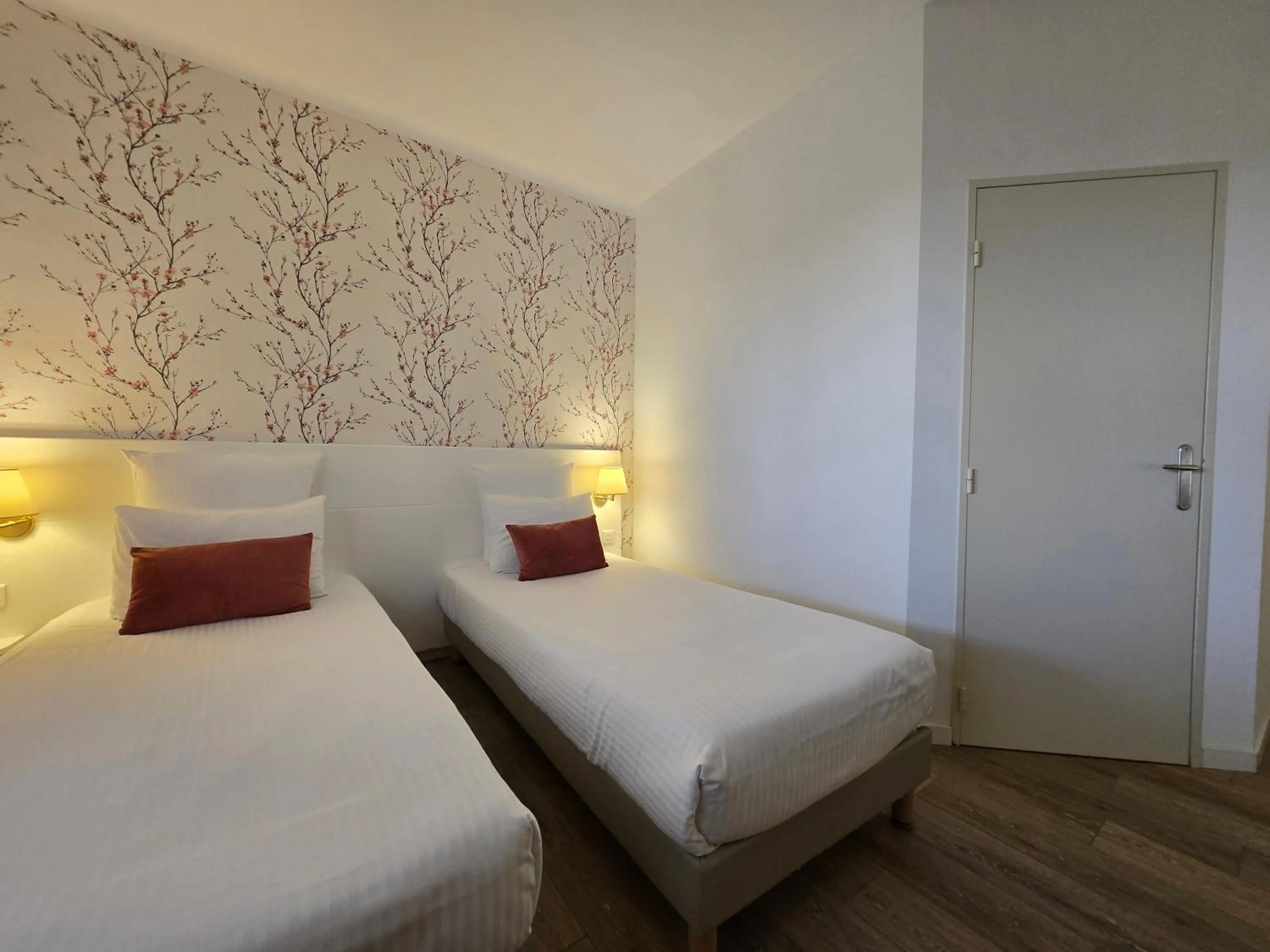 Bed in Hôtel Le SAINT-GENIÈS