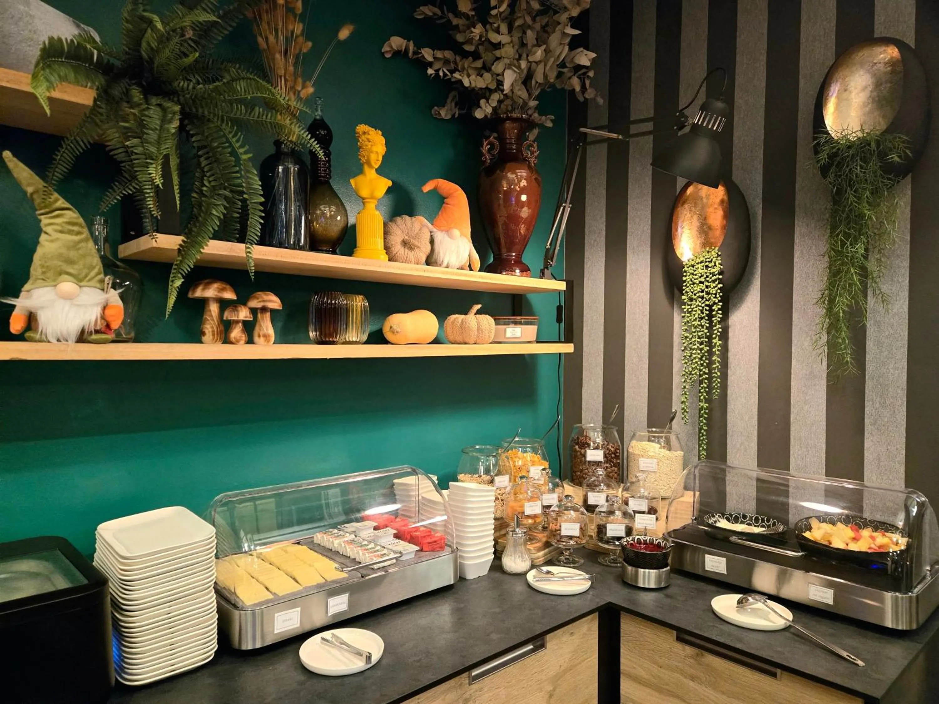 Food in Hôtel Le SAINT-GENIÈS