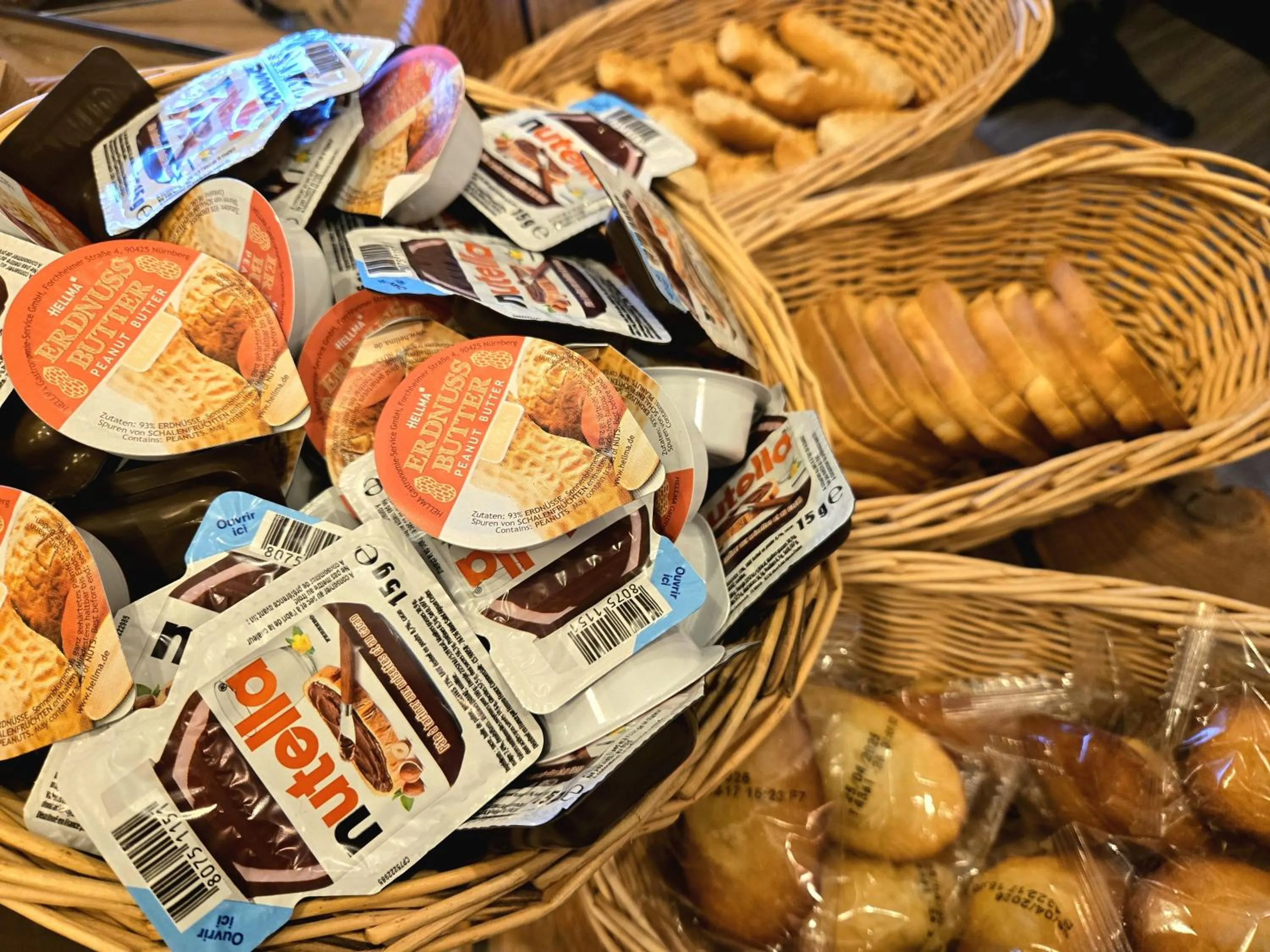 Breakfast in Hôtel Le SAINT-GENIÈS