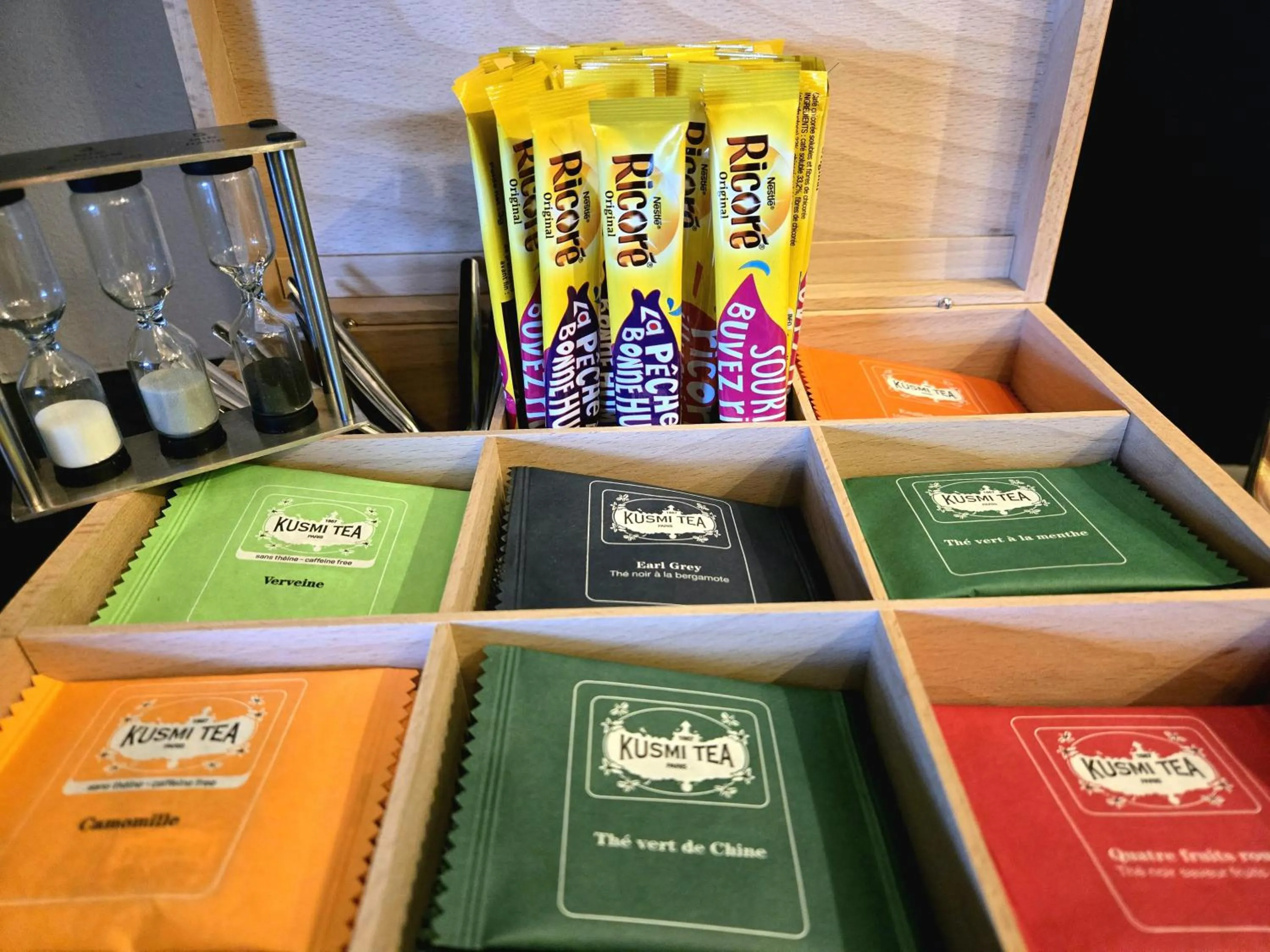 Breakfast in Hôtel Le SAINT-GENIÈS