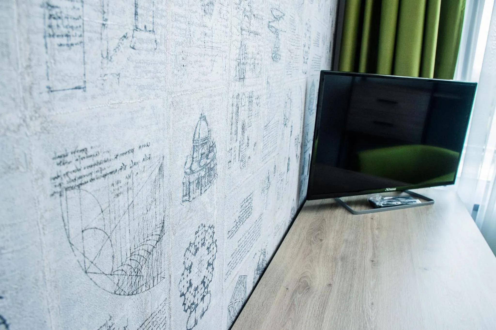 TV and multimedia in A&M Hotel with free parking