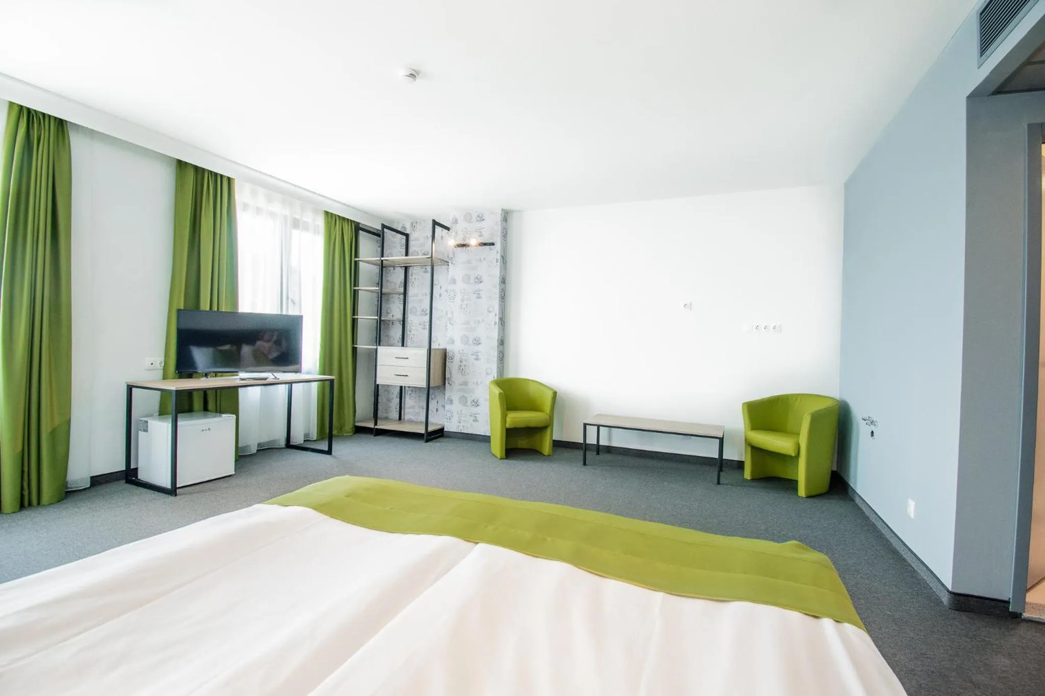 A&M Hotel with free parking