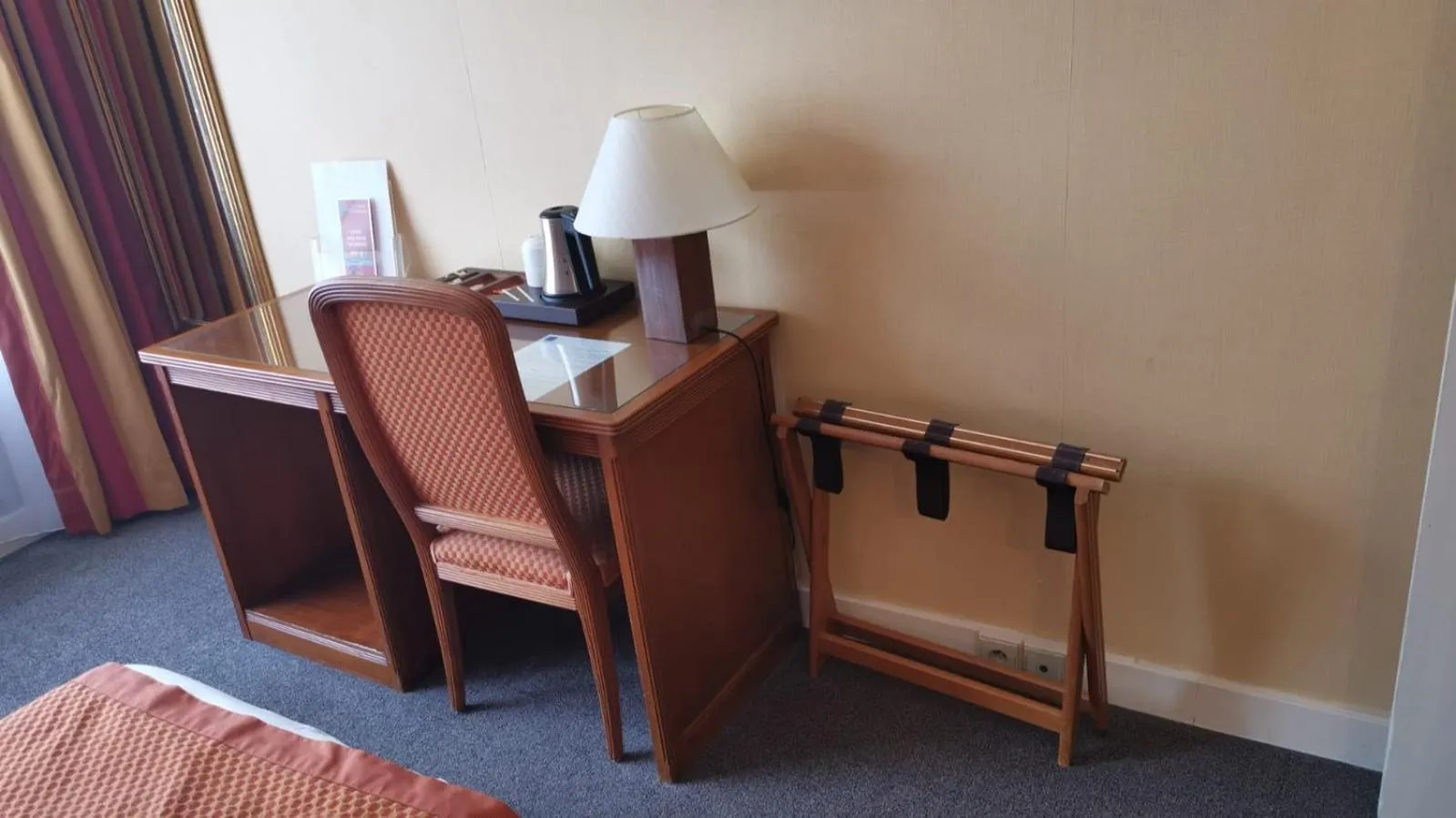 Seating area in Le Grand Monarque