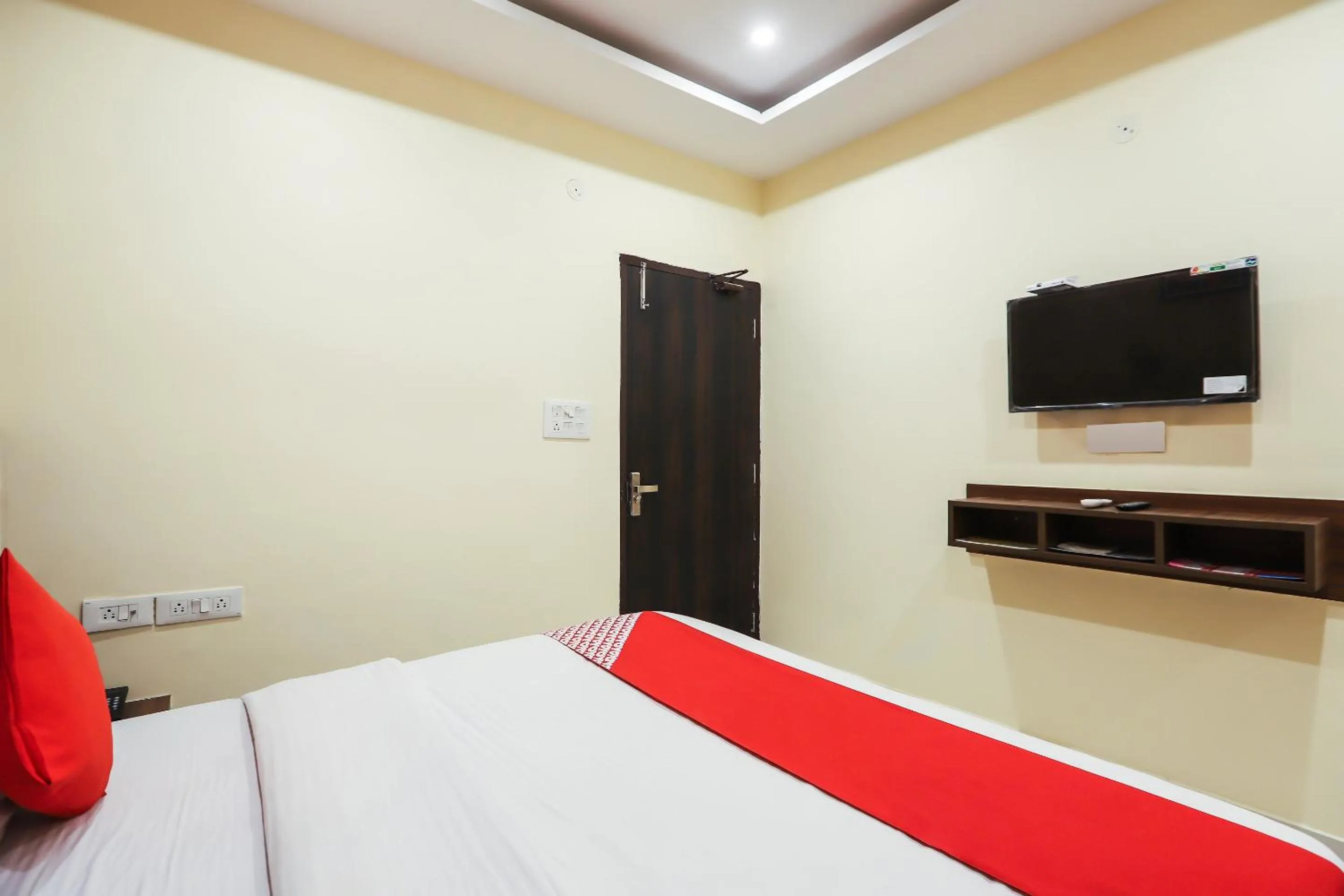 Lobby or reception, Bed in Hotel O City Residency