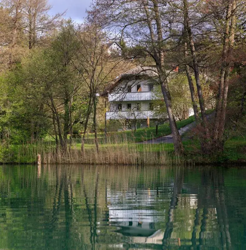 Lake House Sebanc Lake House Sebanc