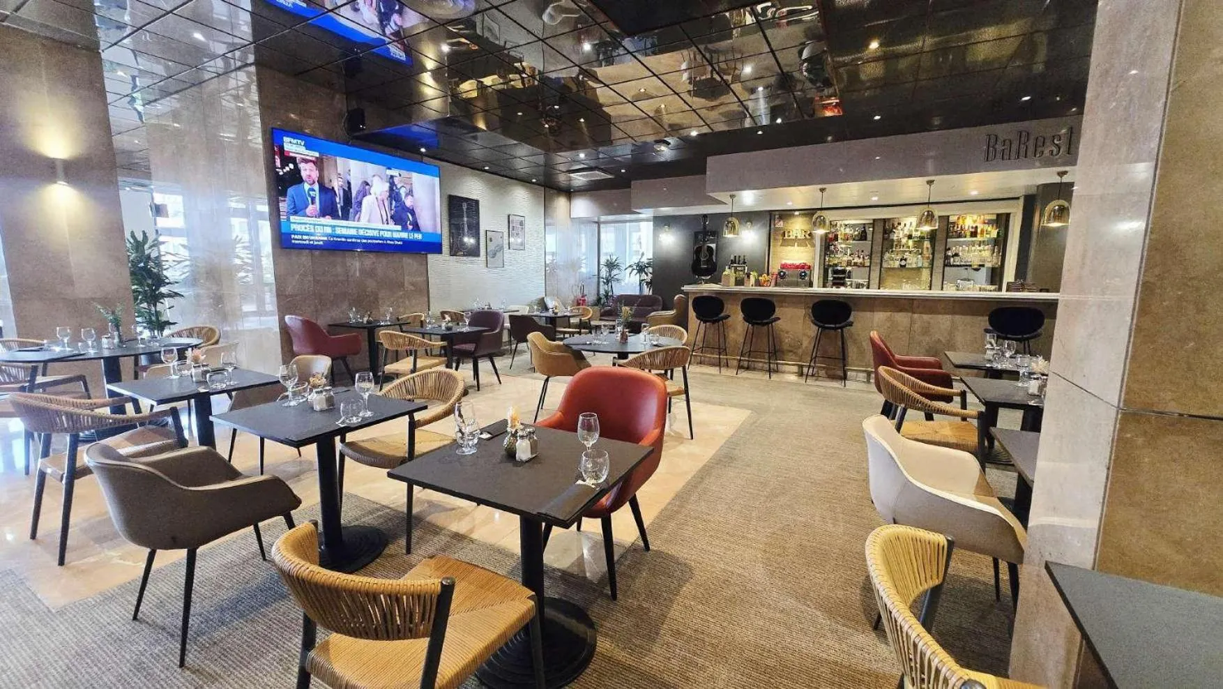 Restaurant/places to eat in ibis budget Paris Porte de Bercy