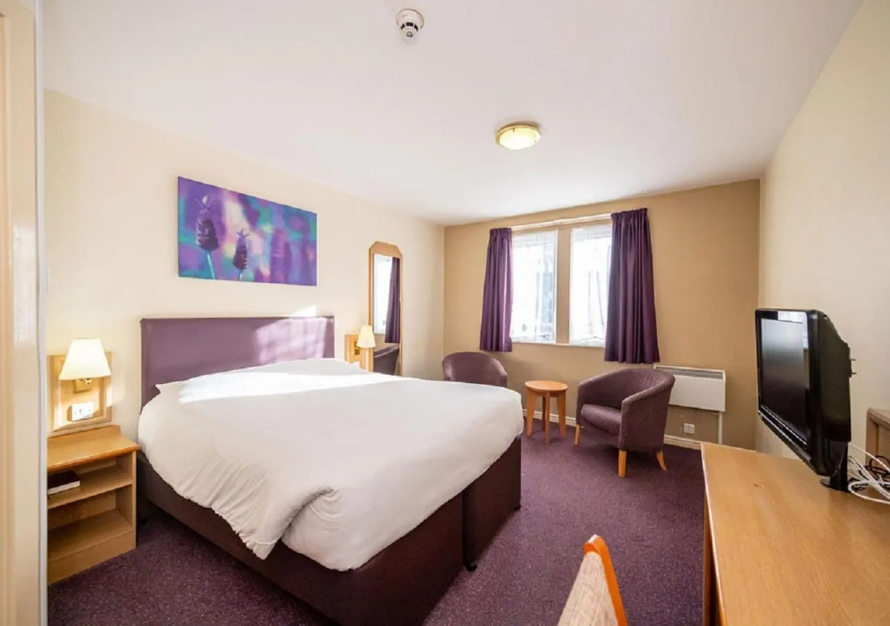 TV and multimedia, Bed in Stables Inn, Aintree