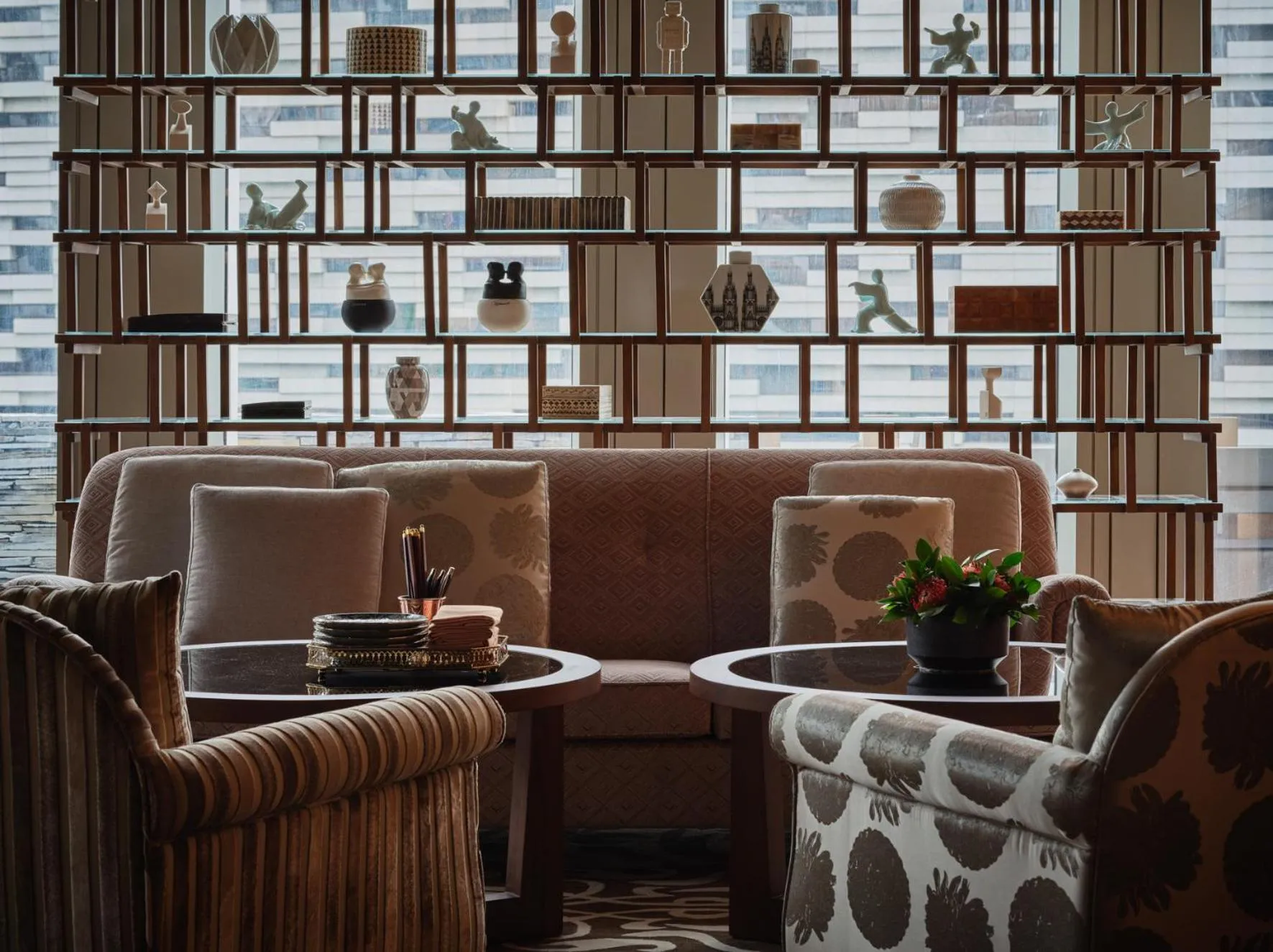 Restaurant/places to eat in Rosewood Guangzhou, enjoy free shuttle bus service between the hotel and the Canton Fair Complex during the Canton Fair