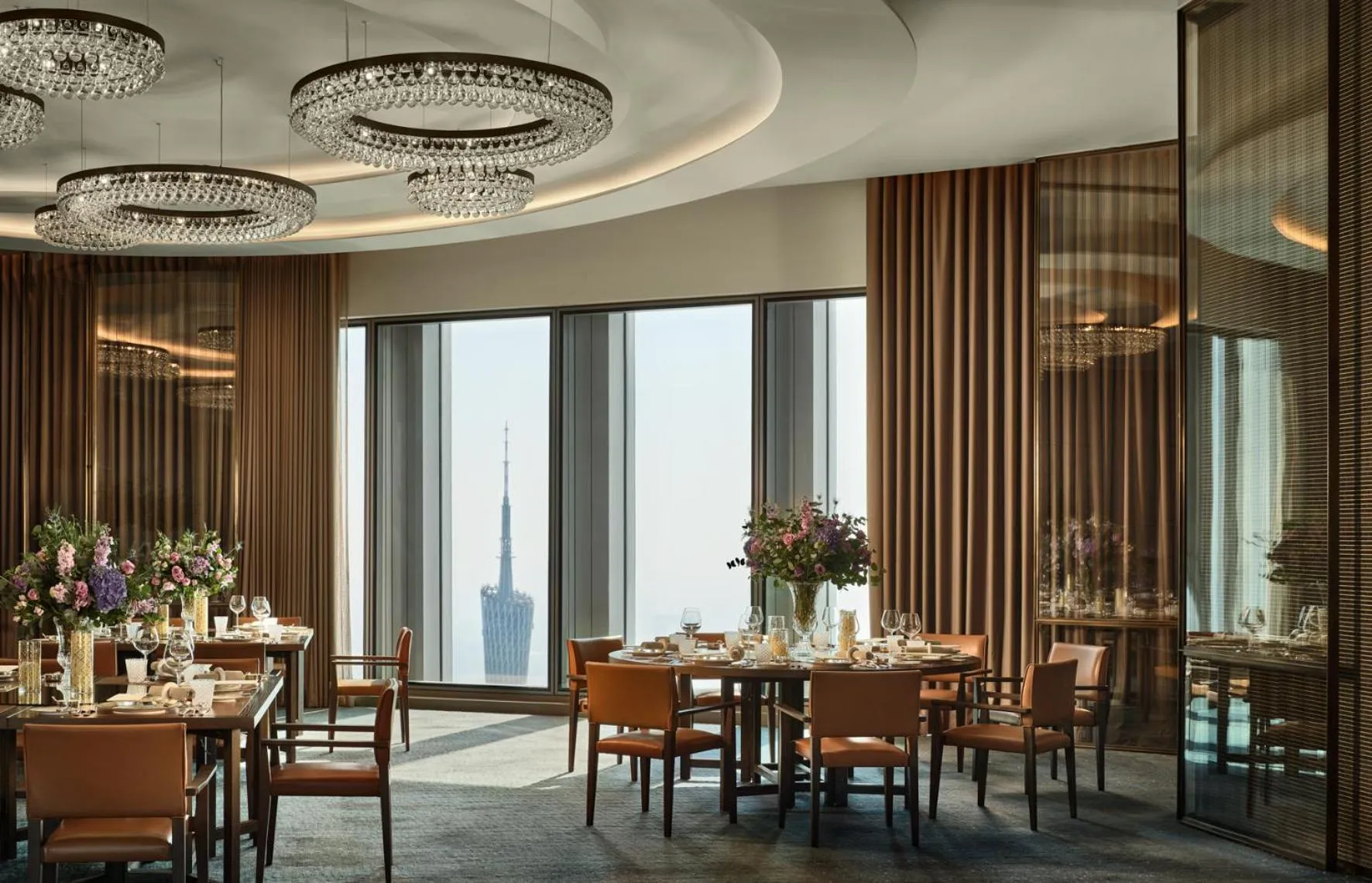 Banquet/Function facilities in Rosewood Guangzhou, enjoy free shuttle bus service between the hotel and the Canton Fair Complex during the Canton Fair