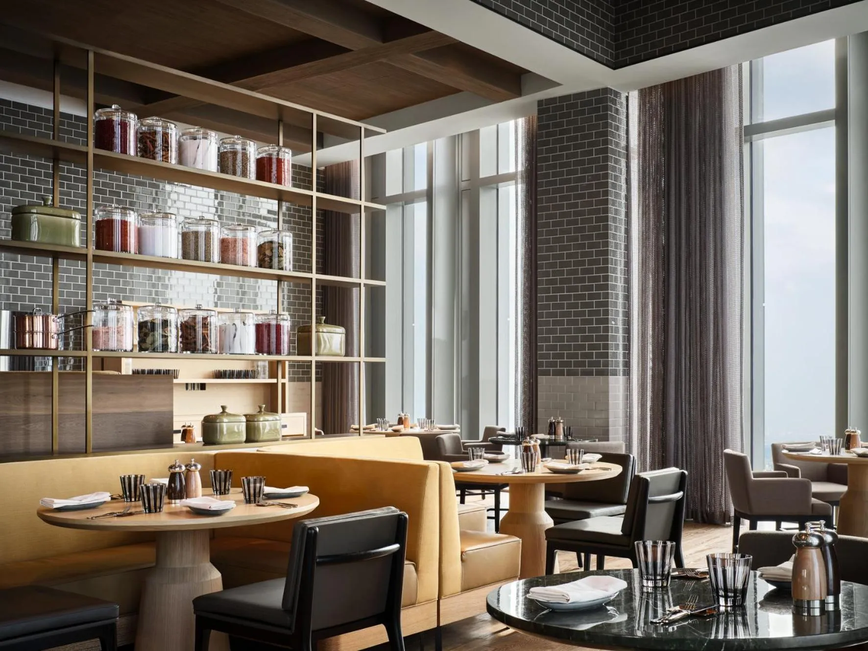 Restaurant/places to eat in Rosewood Guangzhou, enjoy free shuttle bus service between the hotel and the Canton Fair Complex during the Canton Fair