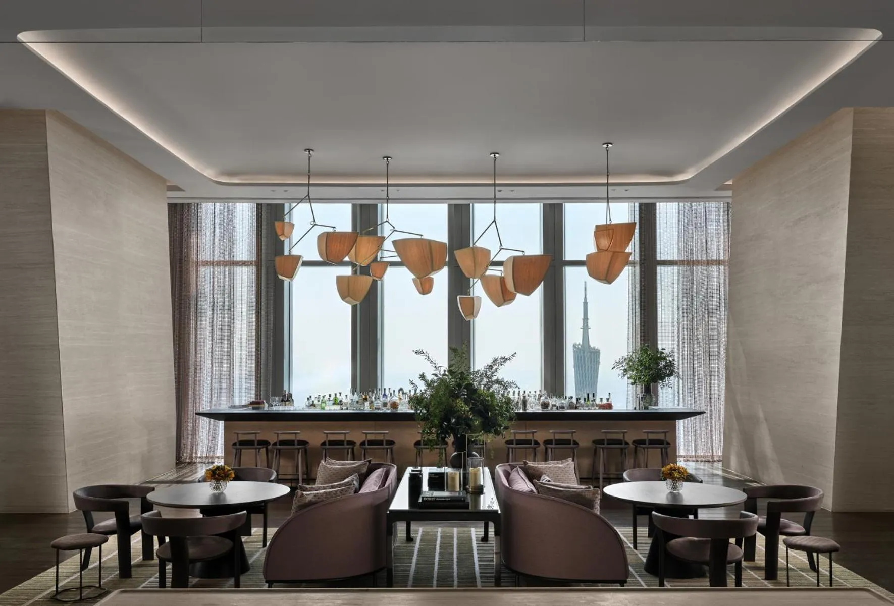Restaurant/places to eat in Rosewood Guangzhou, enjoy free shuttle bus service between the hotel and the Canton Fair Complex during the Canton Fair