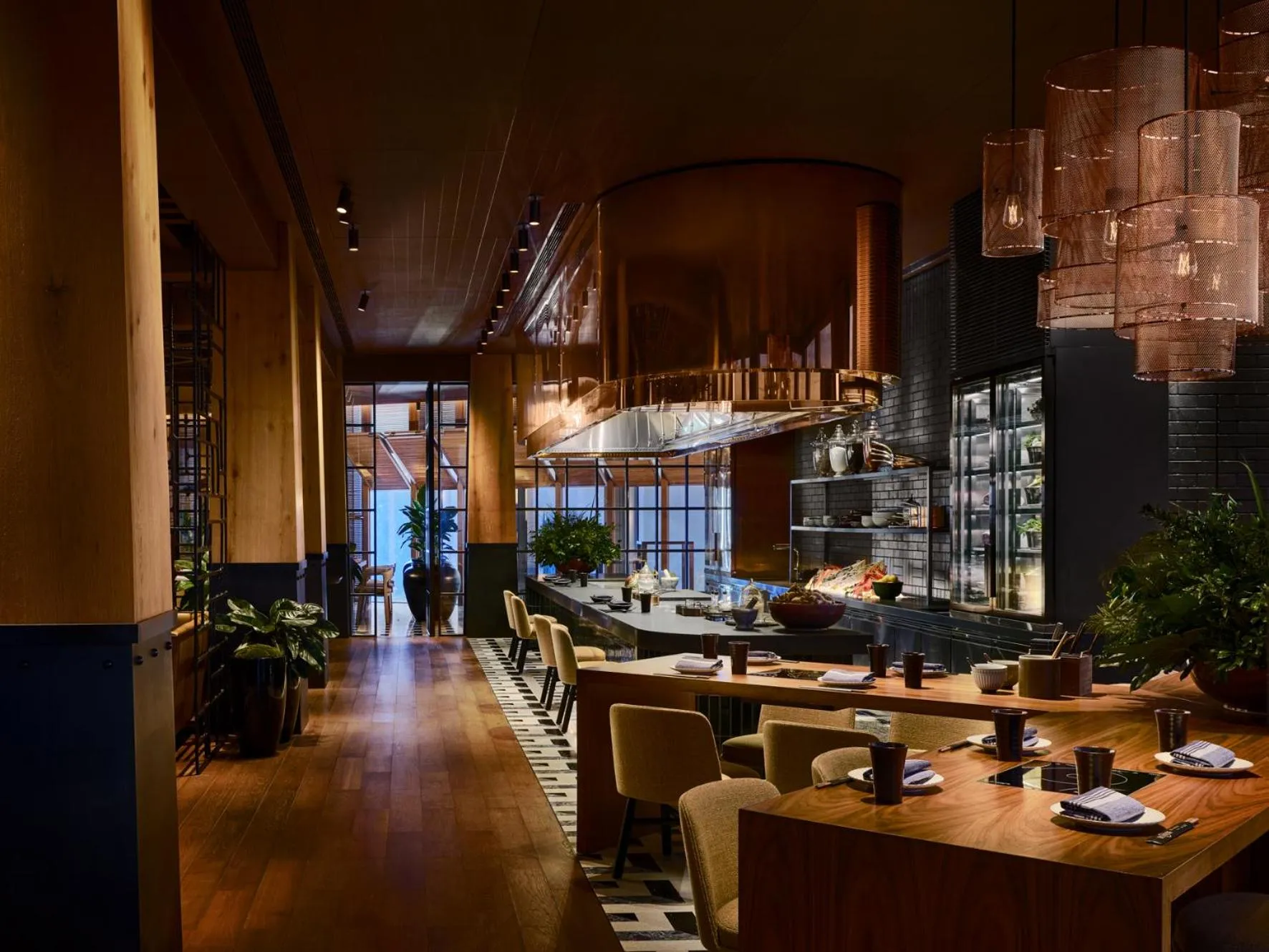 Restaurant/places to eat in Rosewood Guangzhou, enjoy free shuttle bus service between the hotel and the Canton Fair Complex during the Canton Fair