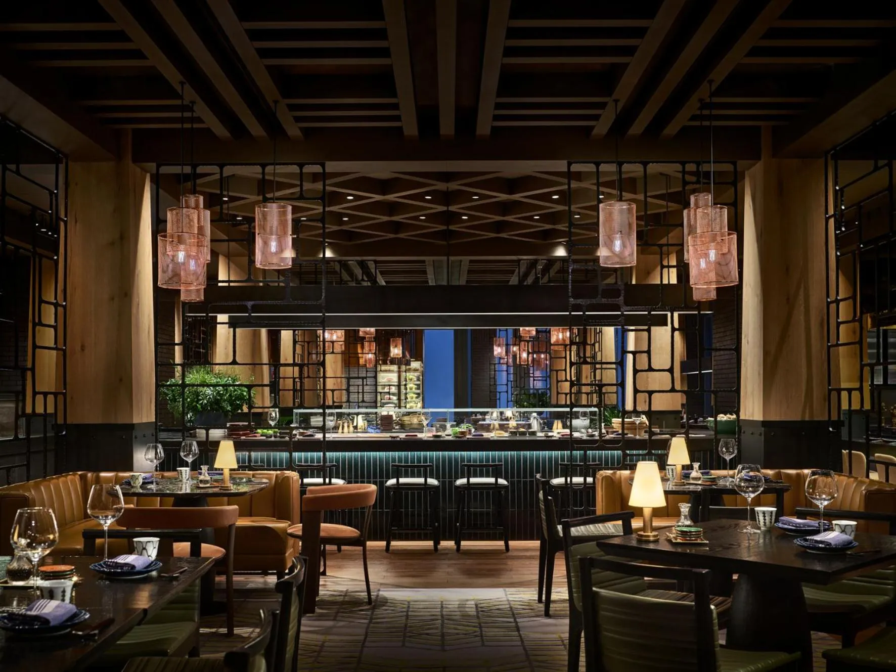 Restaurant/places to eat in Rosewood Guangzhou, enjoy free shuttle bus service between the hotel and the Canton Fair Complex during the Canton Fair