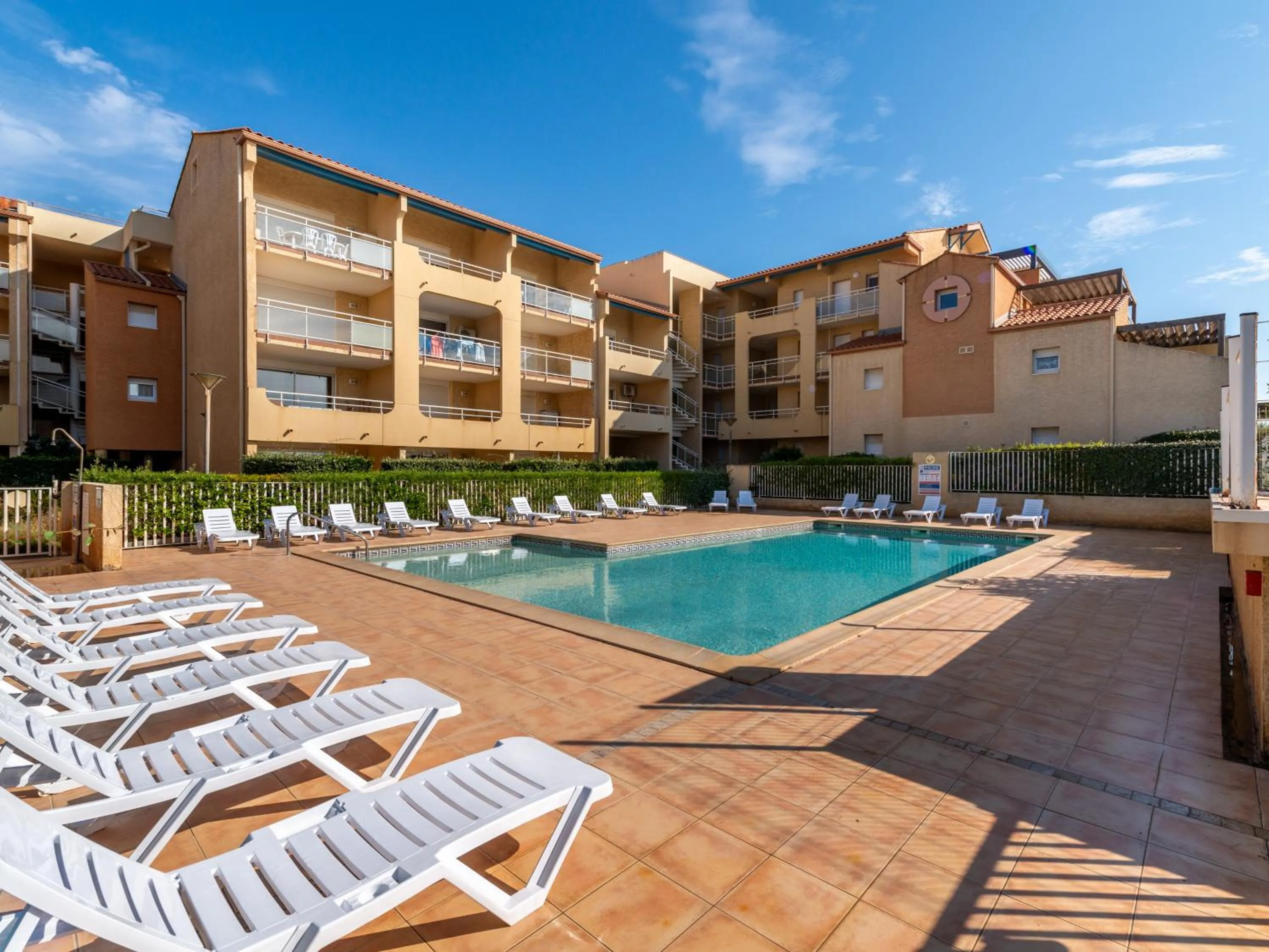 Swimming pool in Vacancéole - Résidence Alizéa Beach