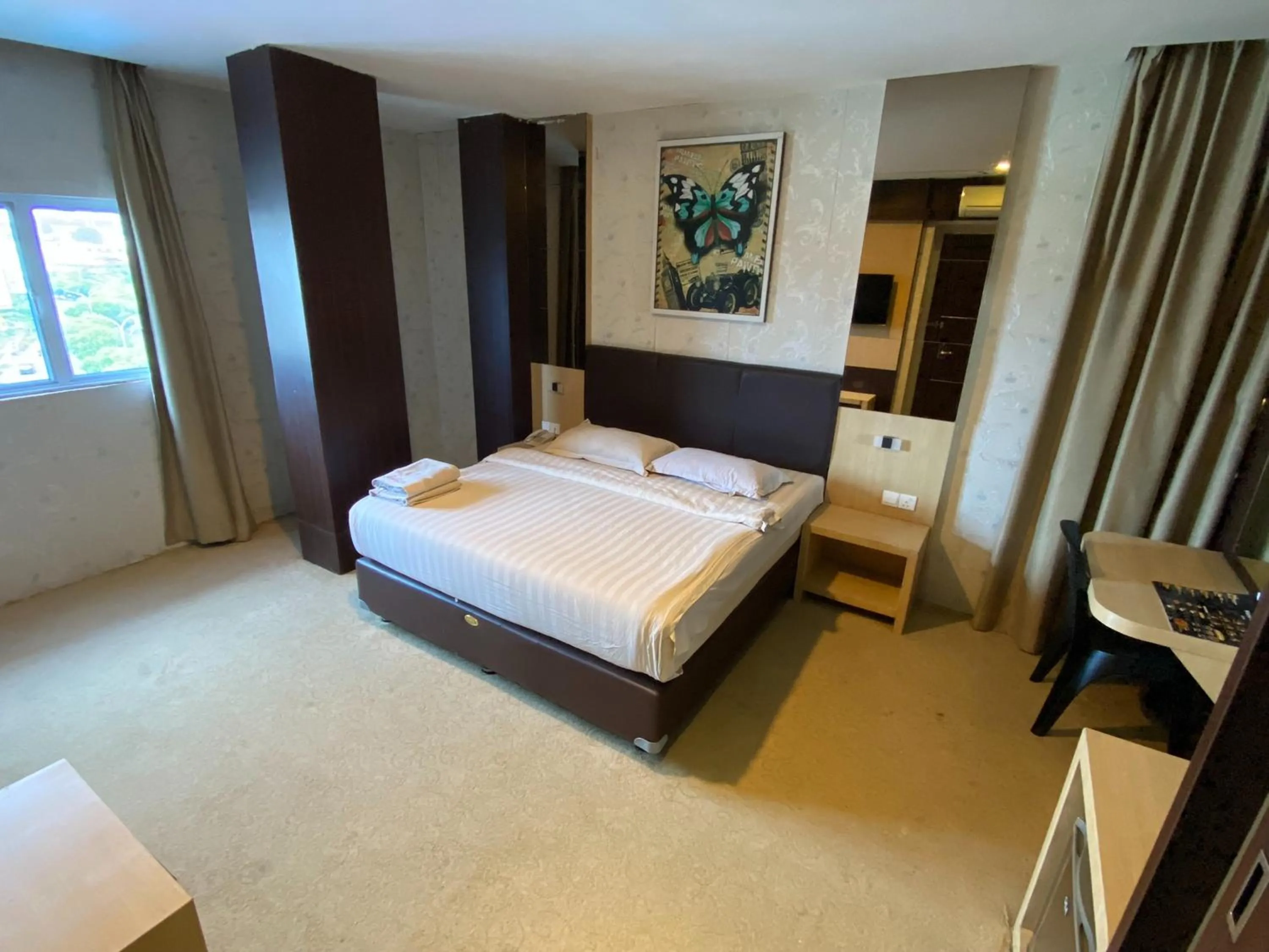 Bed in Lucky Star Hotel Near Harbour Bay Batam