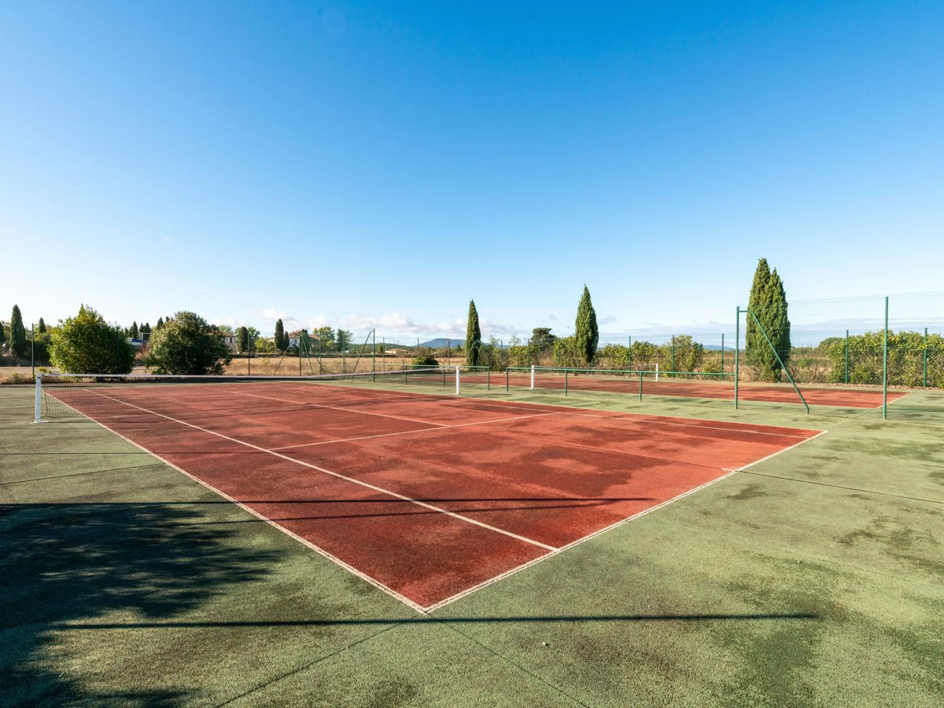 Tennis court in Vacancéole - Port Minervois, Les Hauts du Lac