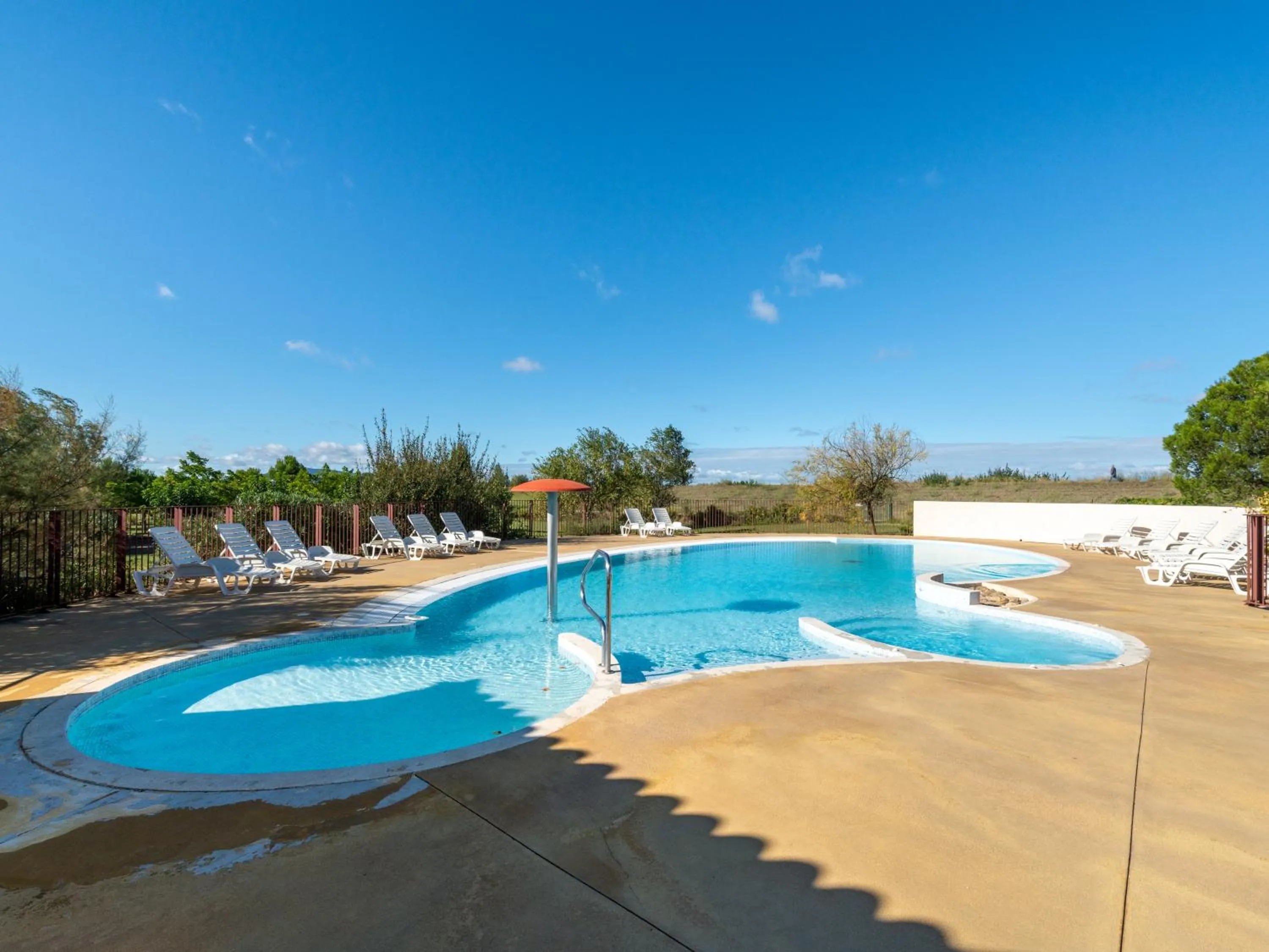 Swimming pool in Vacancéole - Port Minervois, Les Hauts du Lac