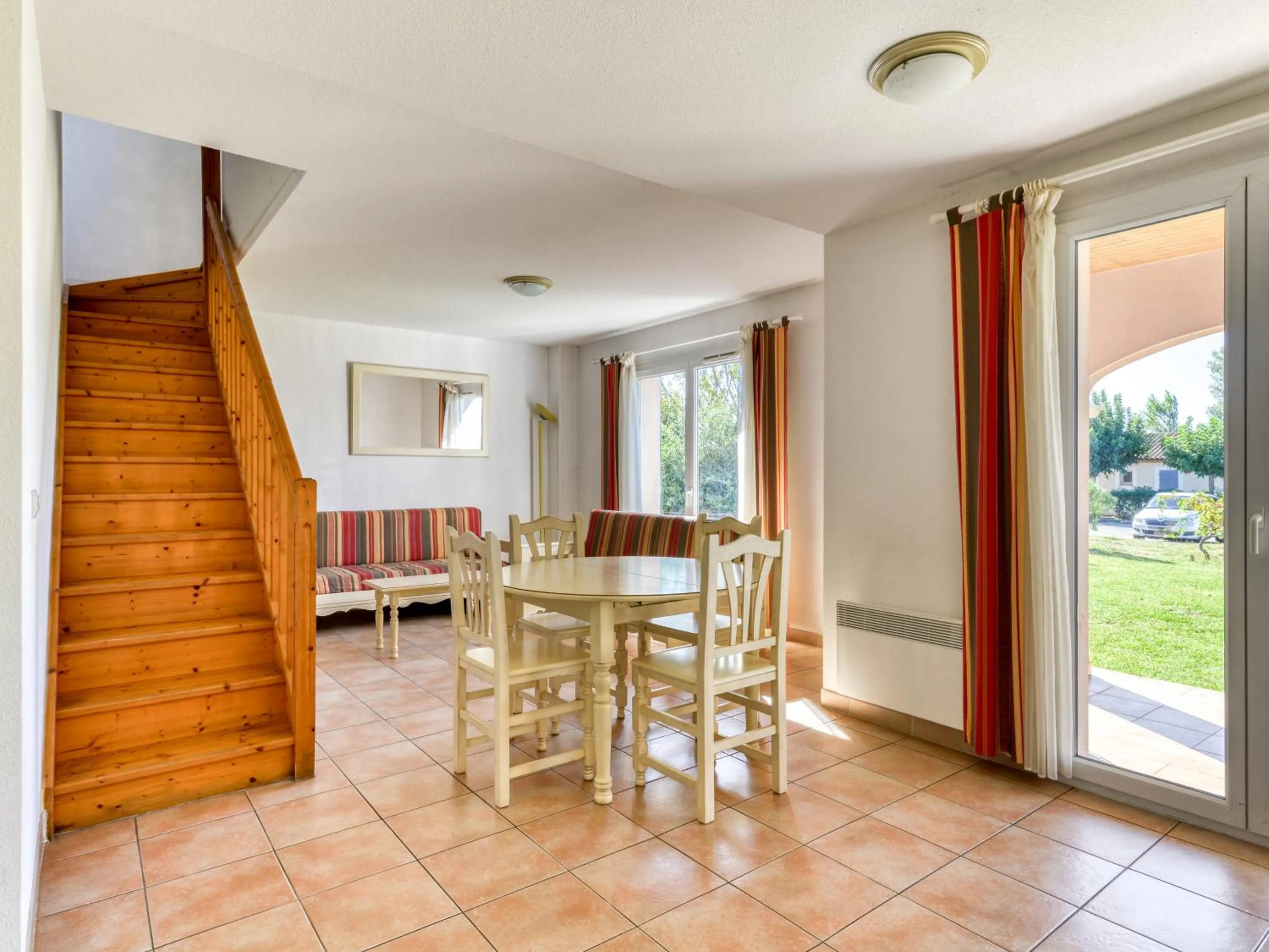 Dining area in Vacancéole - Port Minervois, Les Hauts du Lac
