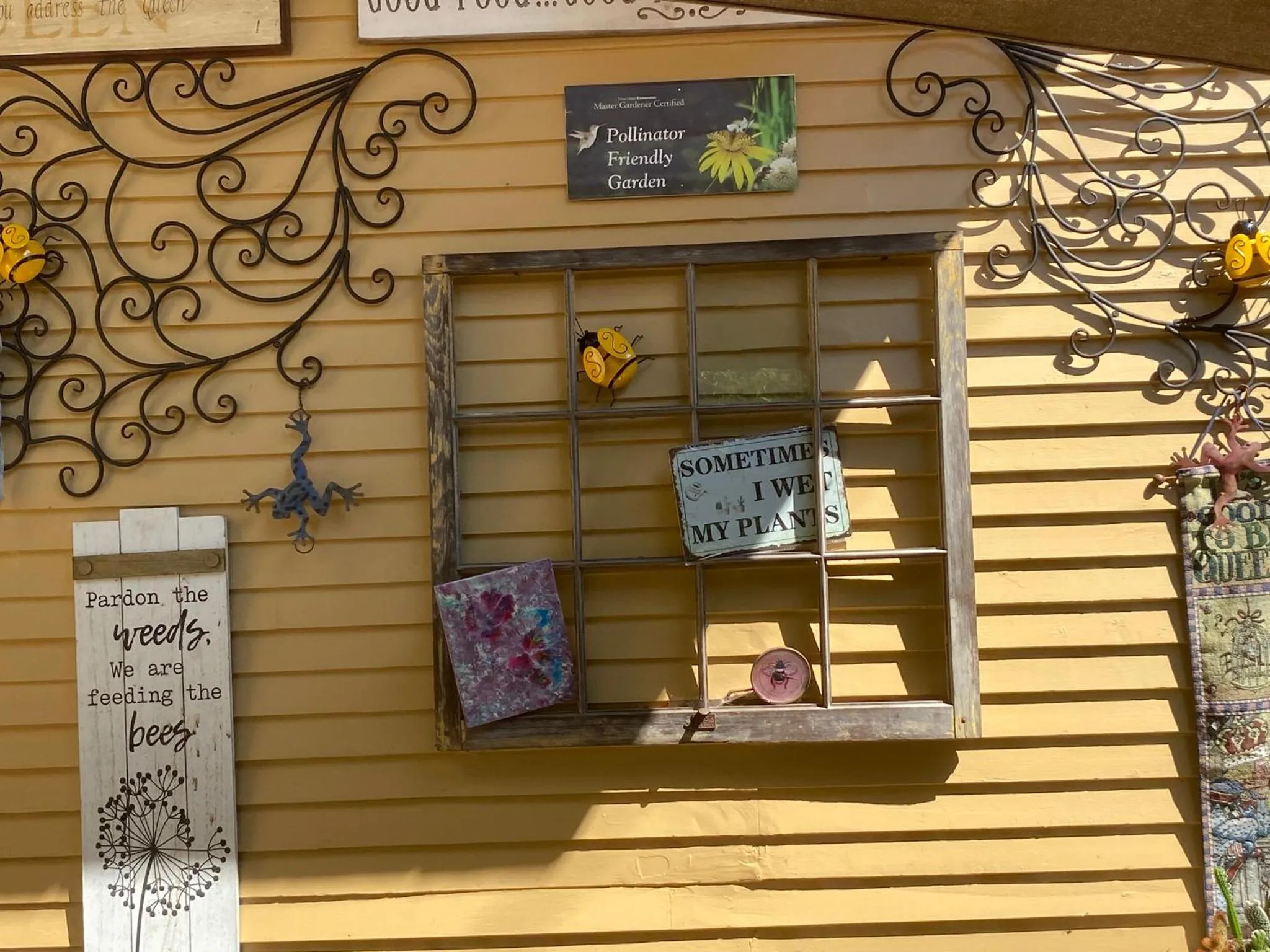 Garden in The Queen, A Victorian Bed & Breakfast