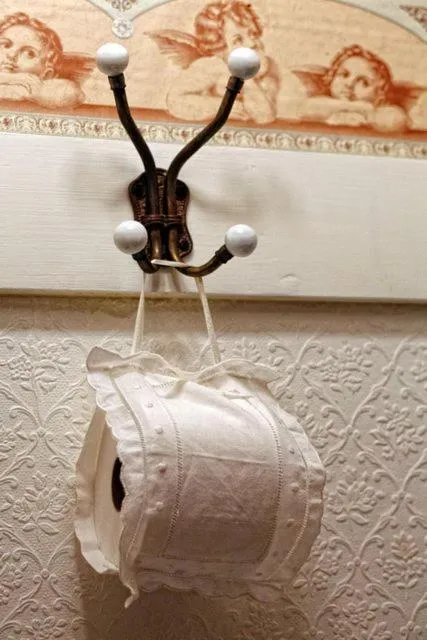 Bathroom in The Queen, A Victorian Bed & Breakfast