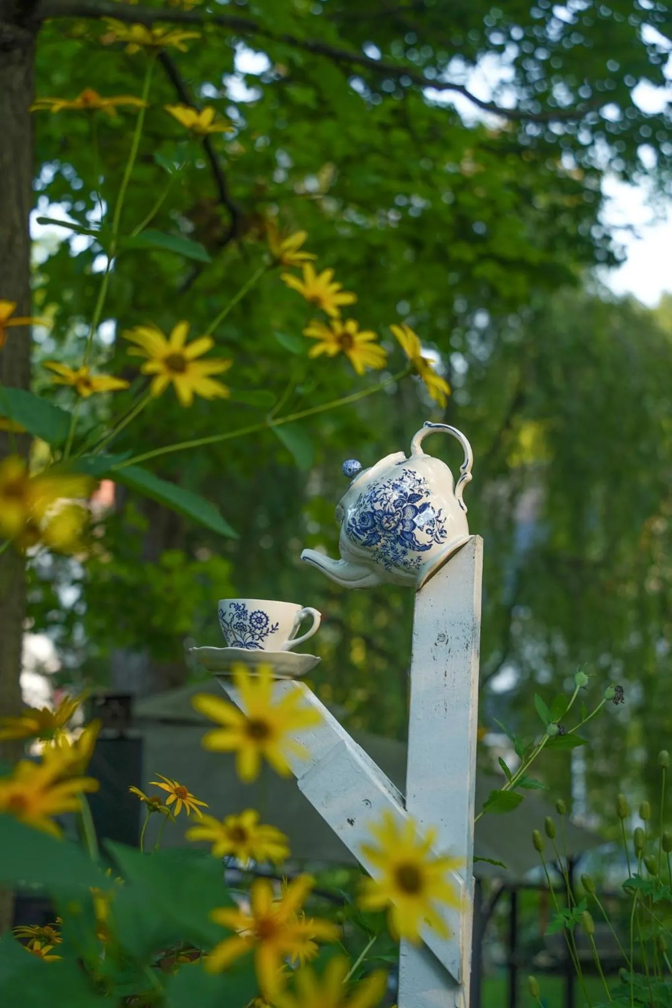 Spring in The Queen, A Victorian Bed & Breakfast