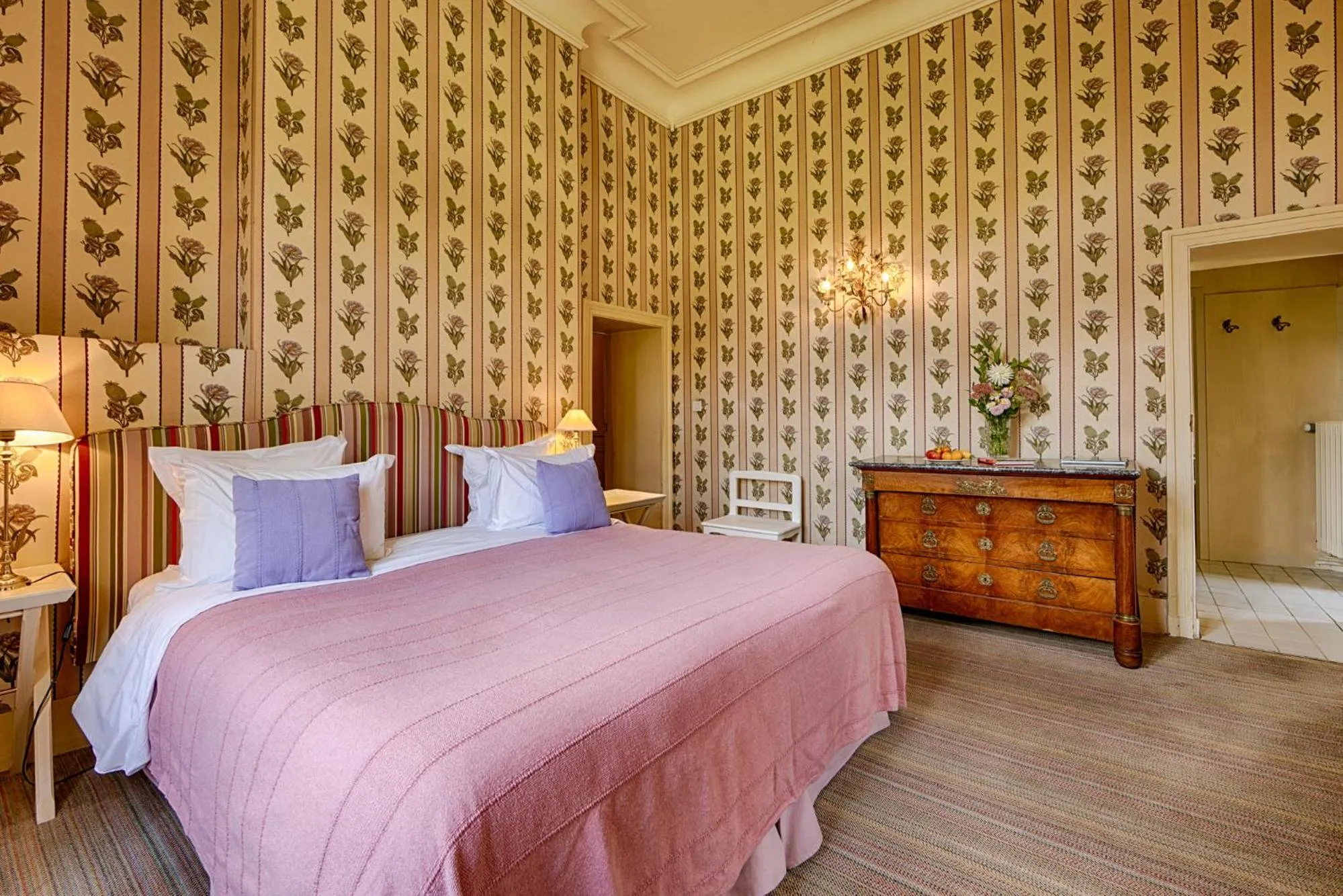 Photo of the whole room, Bed in Château De La Bourdaisière