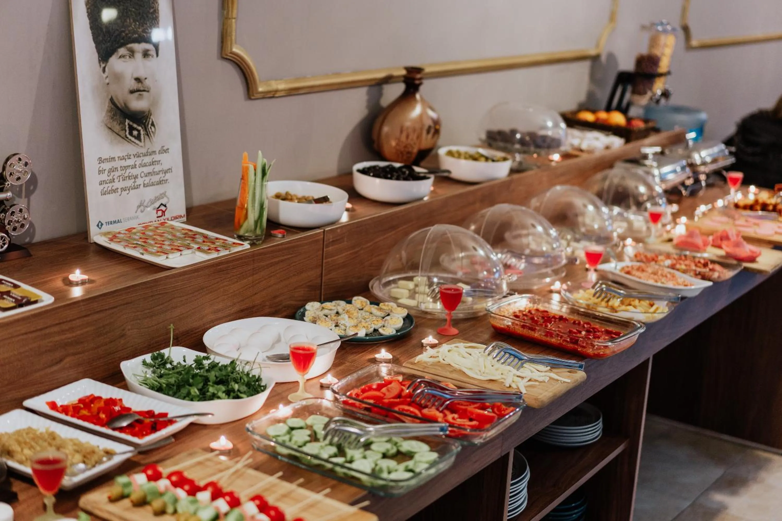 Buffet breakfast in Taşhan Hotel