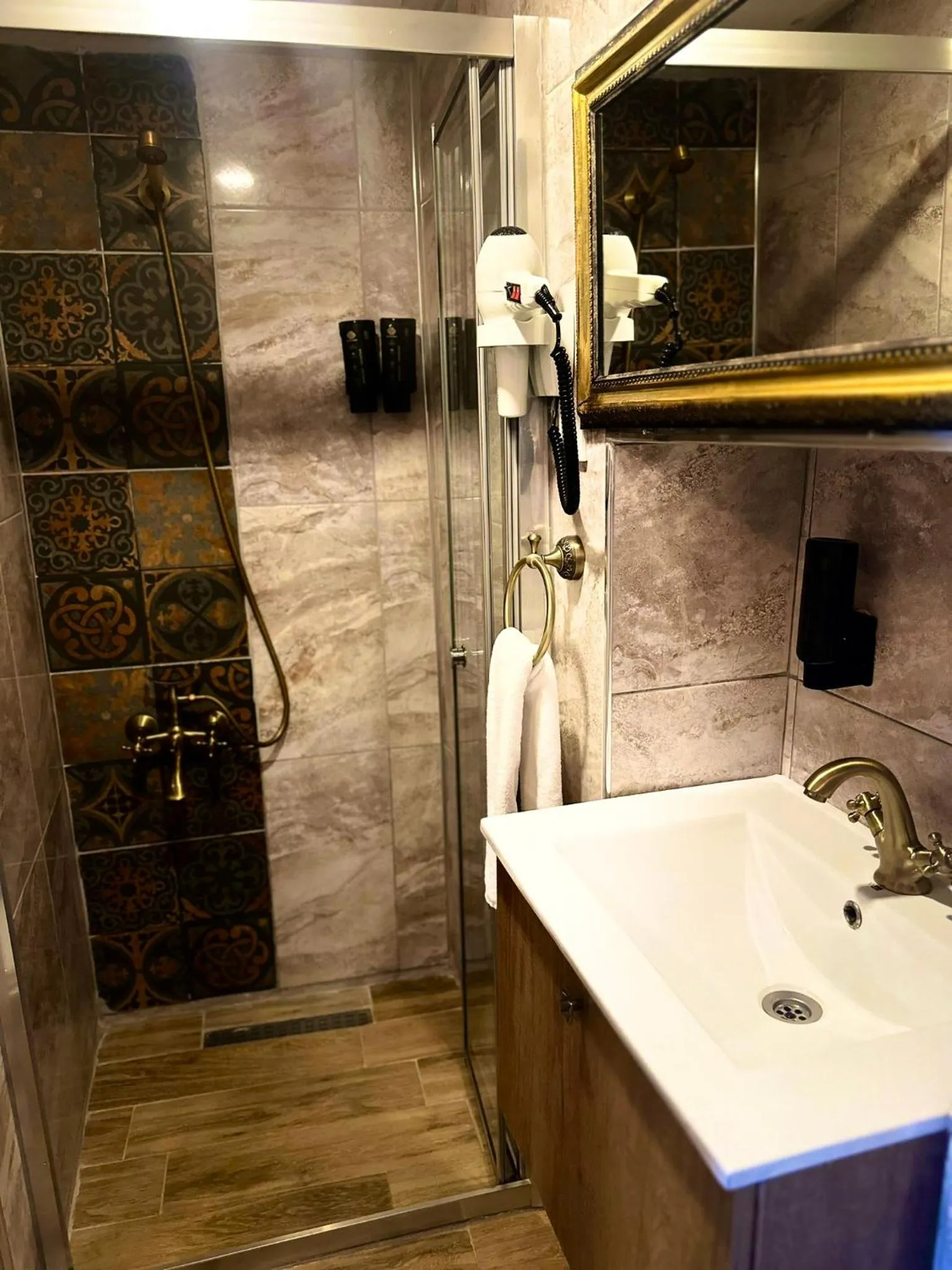 Bathroom in Taşhan Hotel