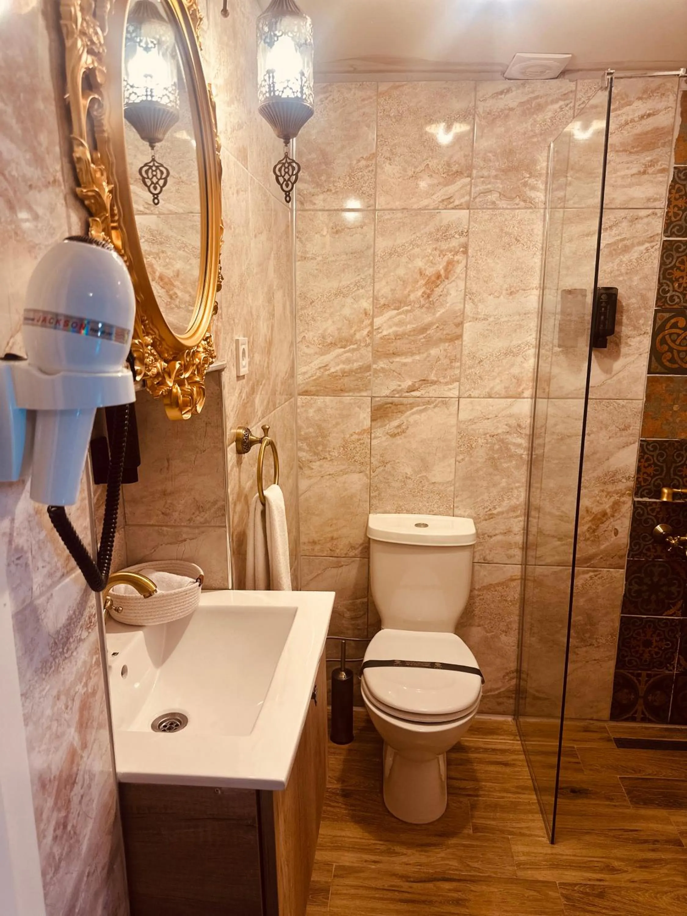 Bathroom in Taşhan Hotel