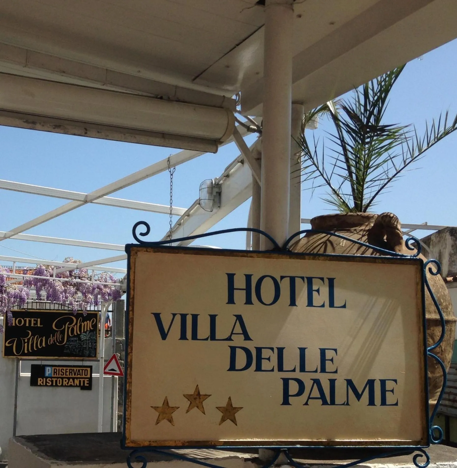 Property logo or sign in Hotel Villa Delle Palme in Positano