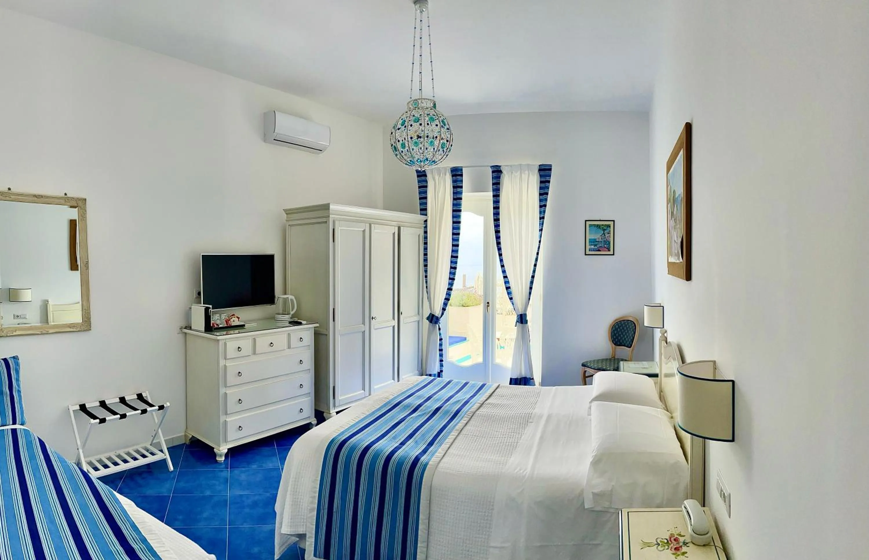 Bedroom, Bed in Hotel Villa Delle Palme in Positano