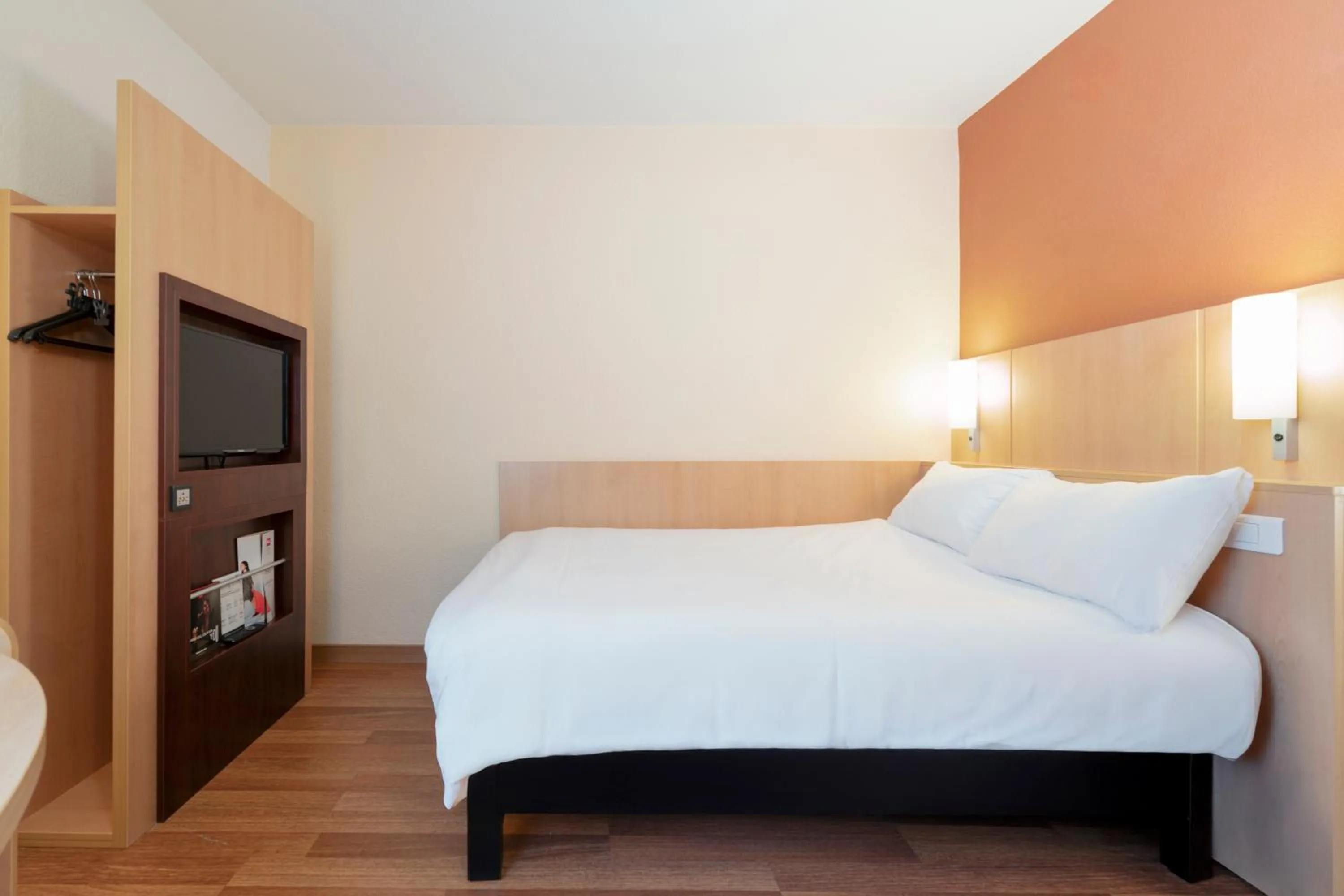 Bed in ibis Nancy Centre Gare et Congres