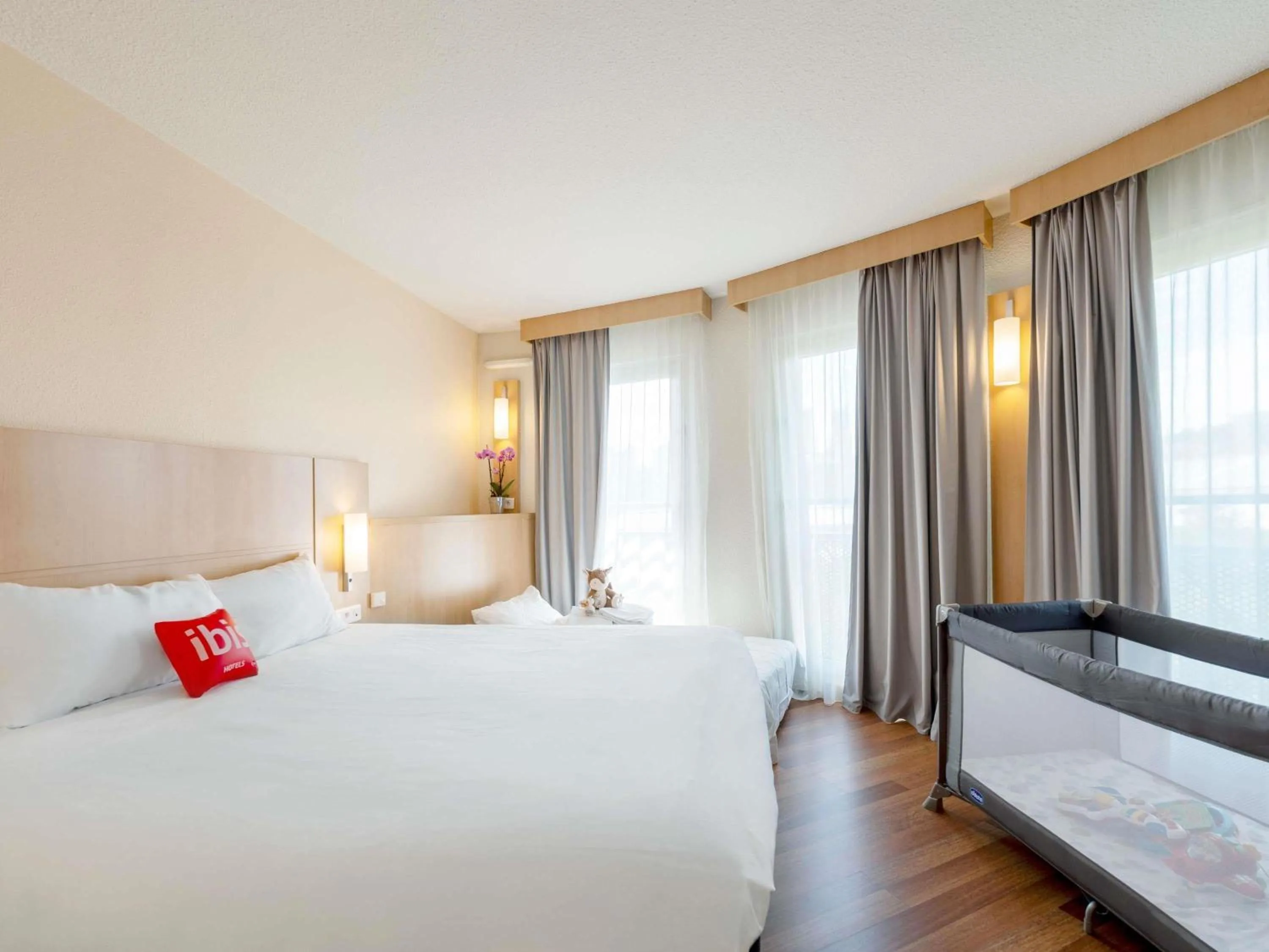 Bedroom, Bed in ibis Nancy Centre Gare et Congres