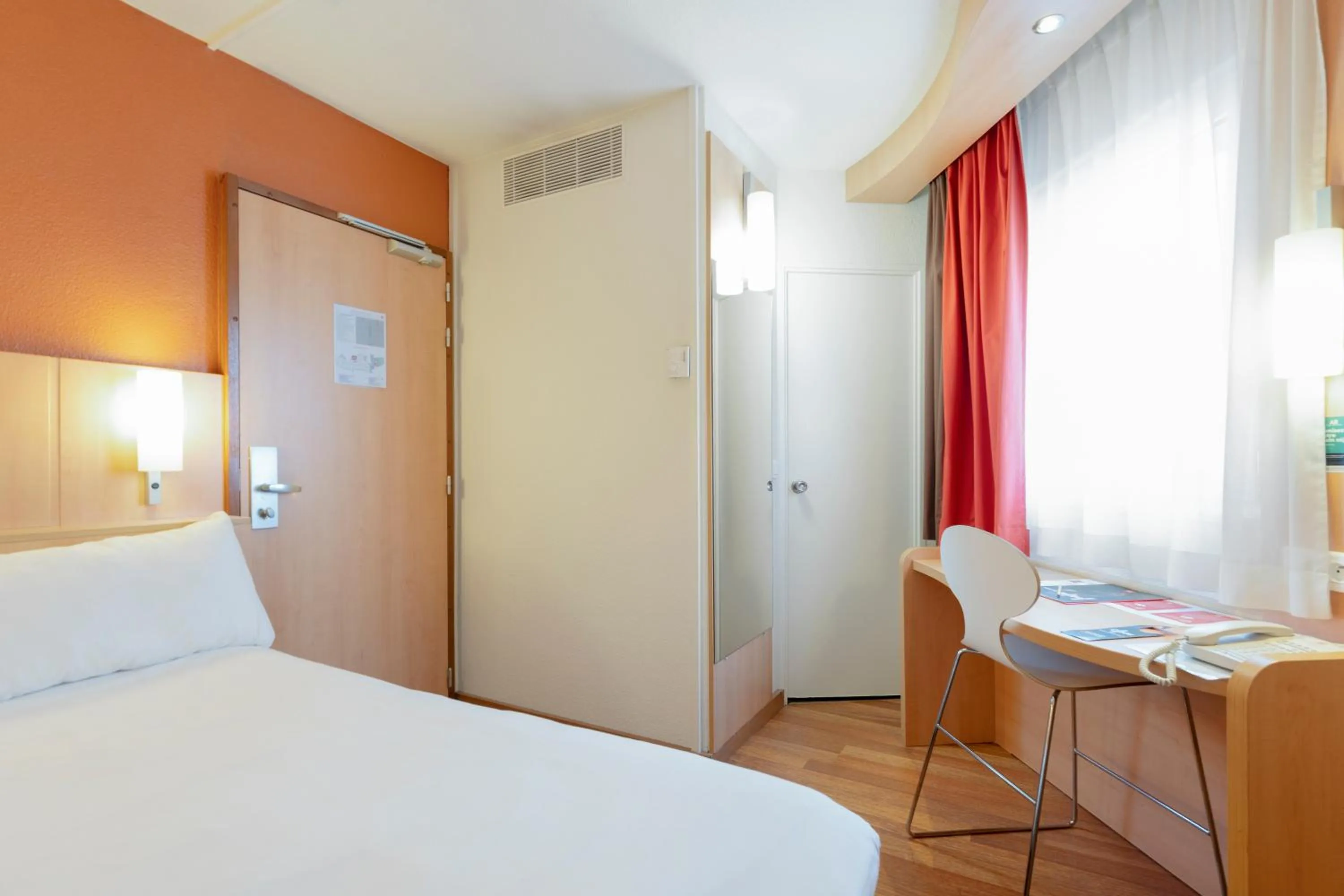 Bed in ibis Nancy Centre Gare et Congres