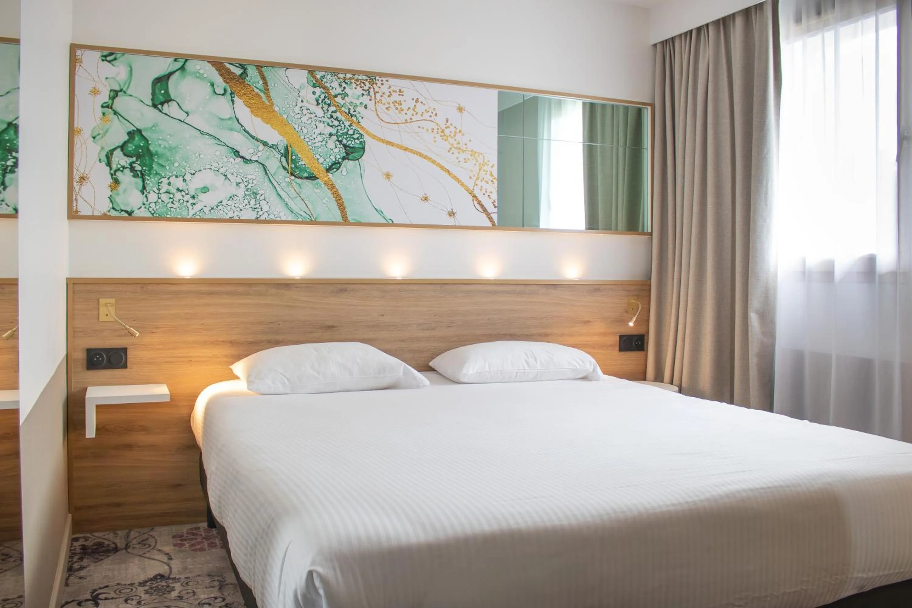 Bed in Brit Hotel Angers Parc Expo - L'Acropole