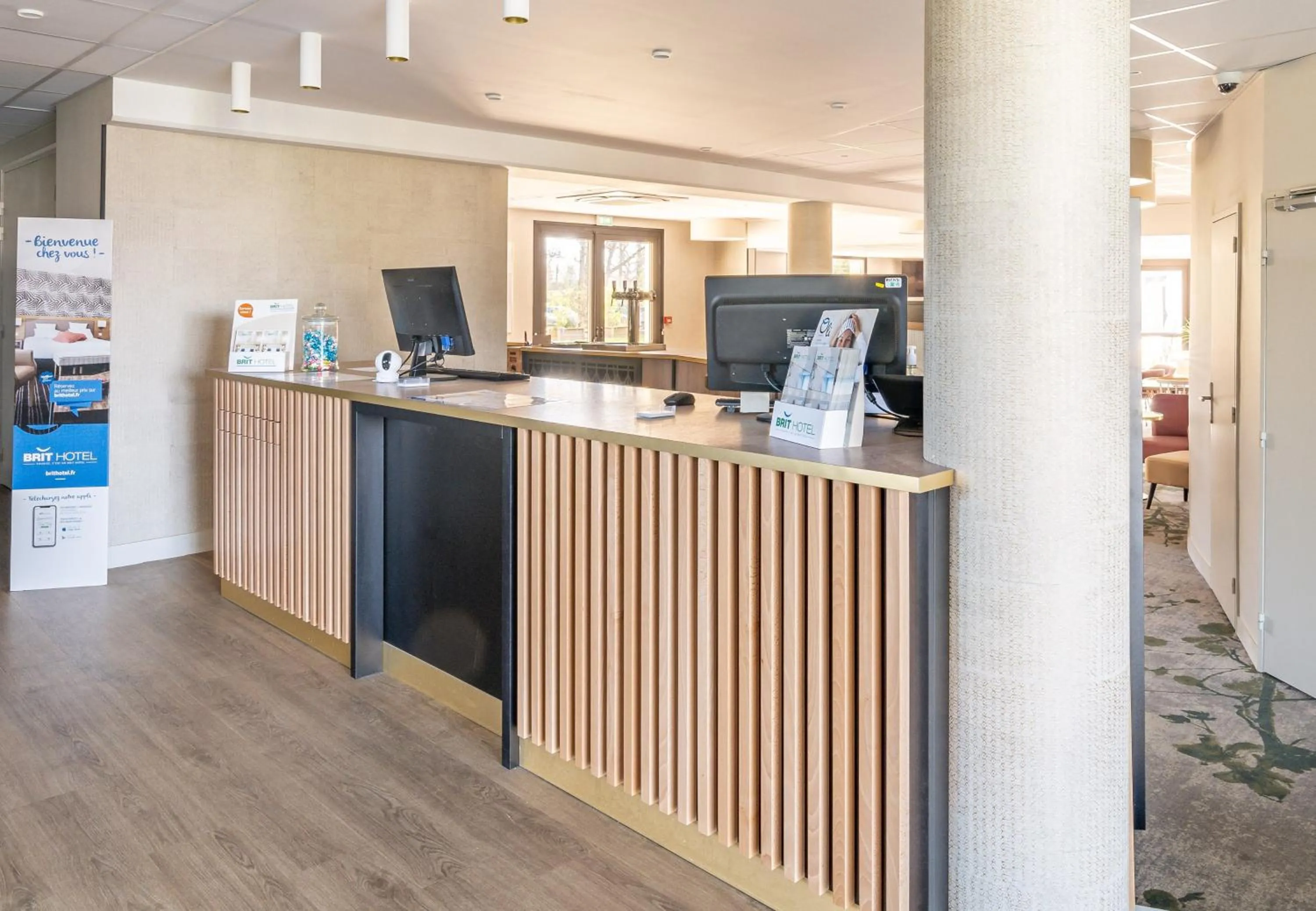 Lobby or reception in Brit Hotel Angers Parc Expo - L'Acropole