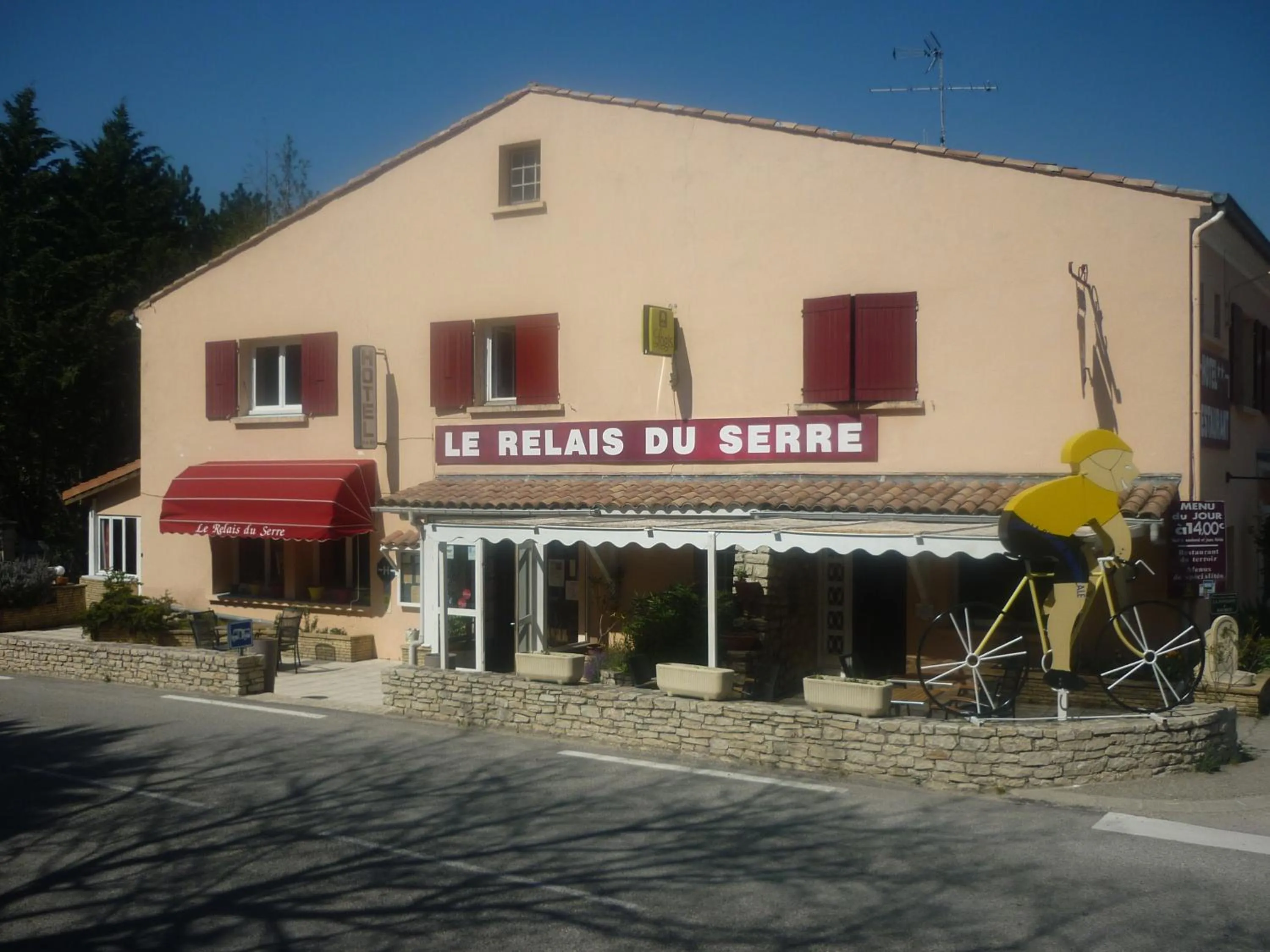Facade/entrance in Logis Hotel Le Relais du Serre
