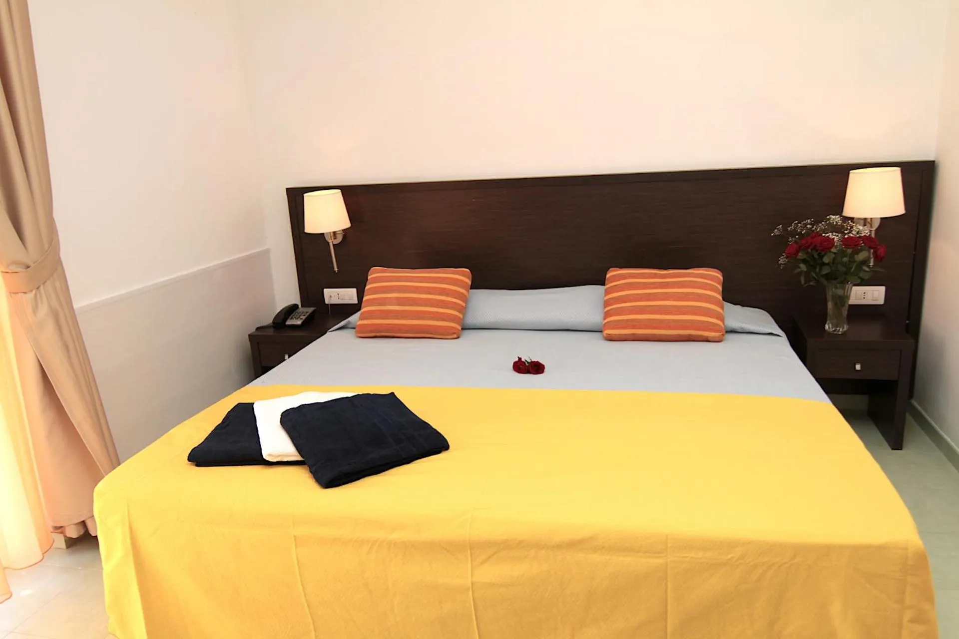 Bedroom, Bed in Club Esse Sunbeach