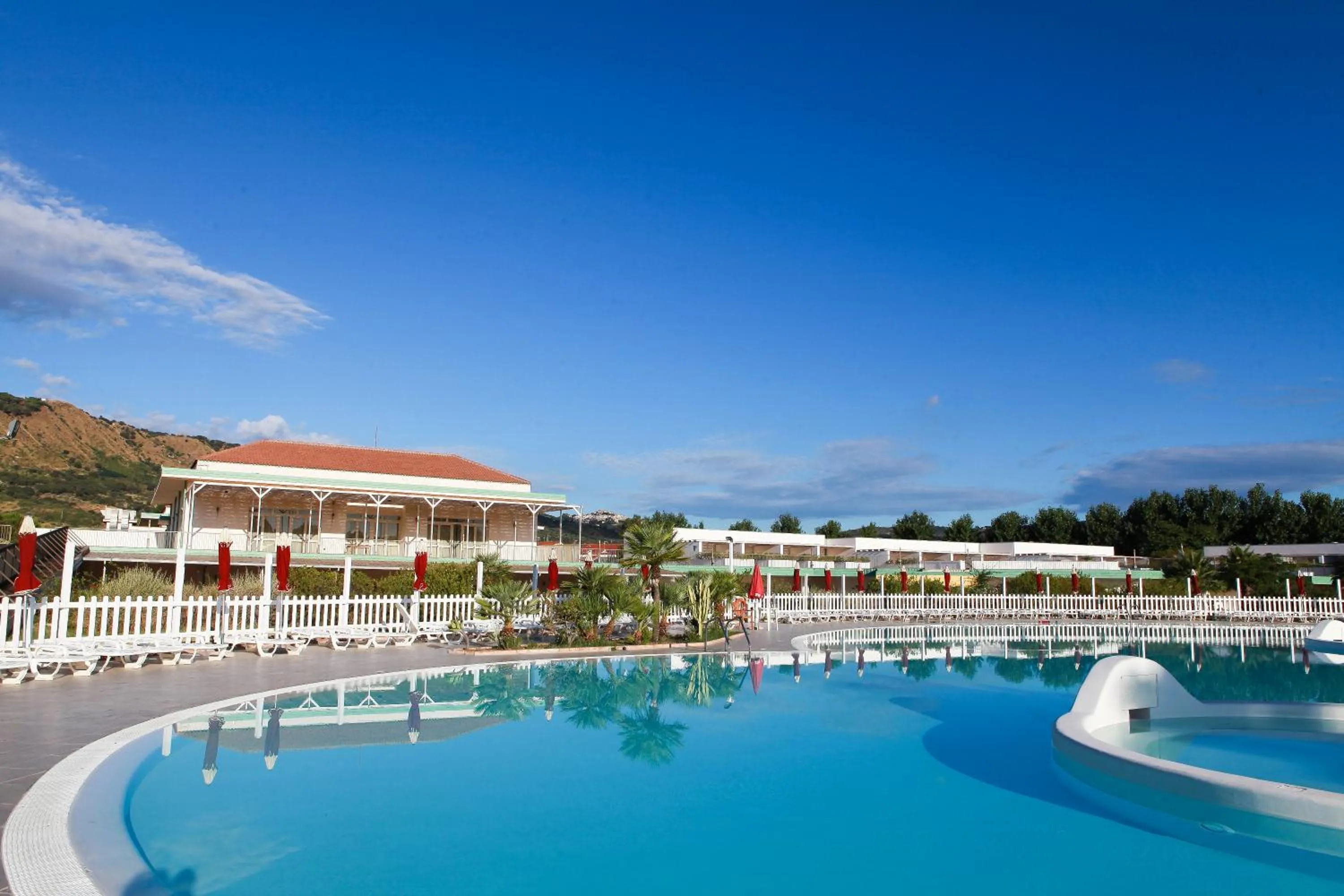 Facade/entrance in Club Esse Sunbeach