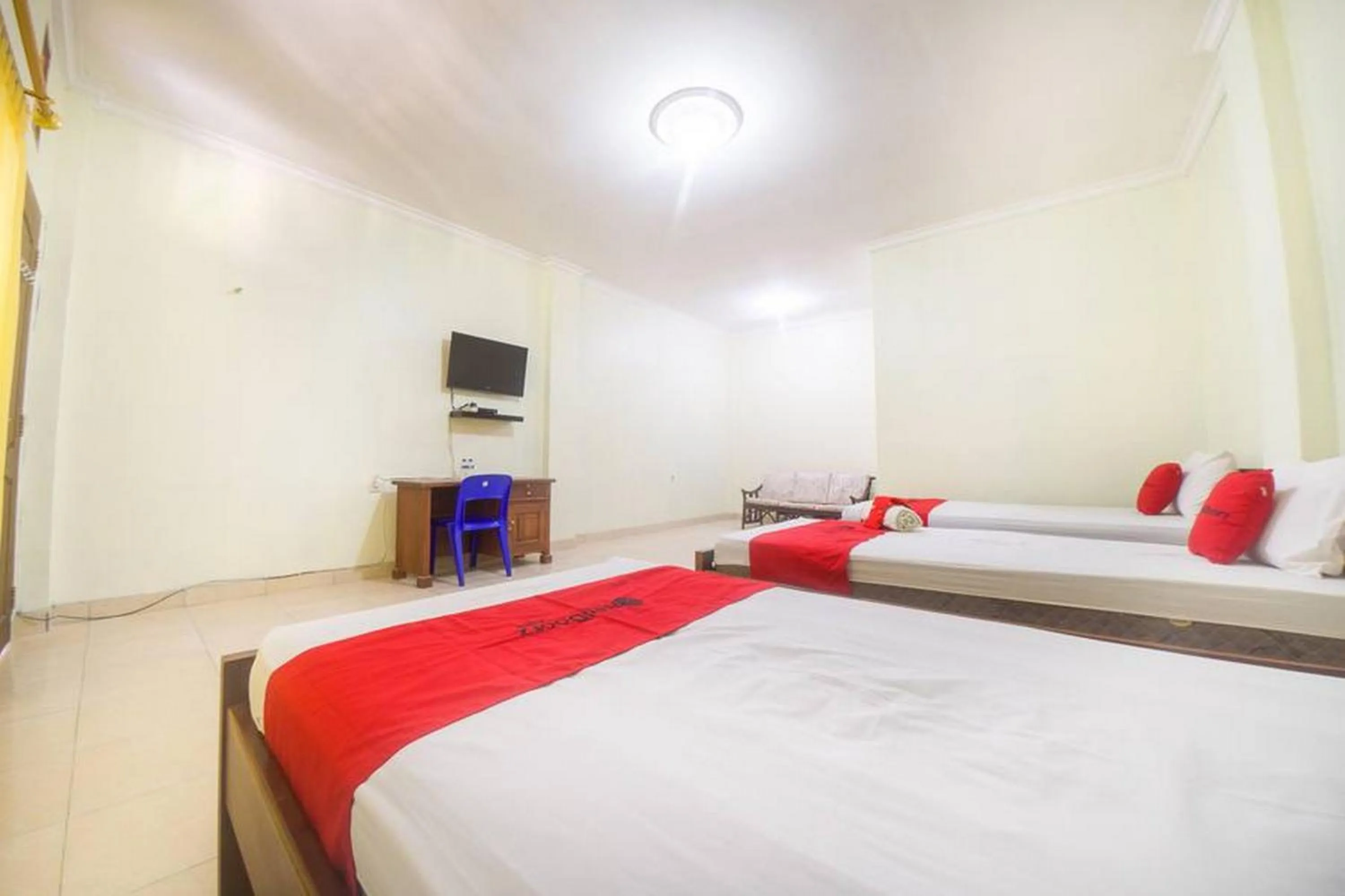 Bedroom, Bed in RedDoorz near Nusa Cendana University
