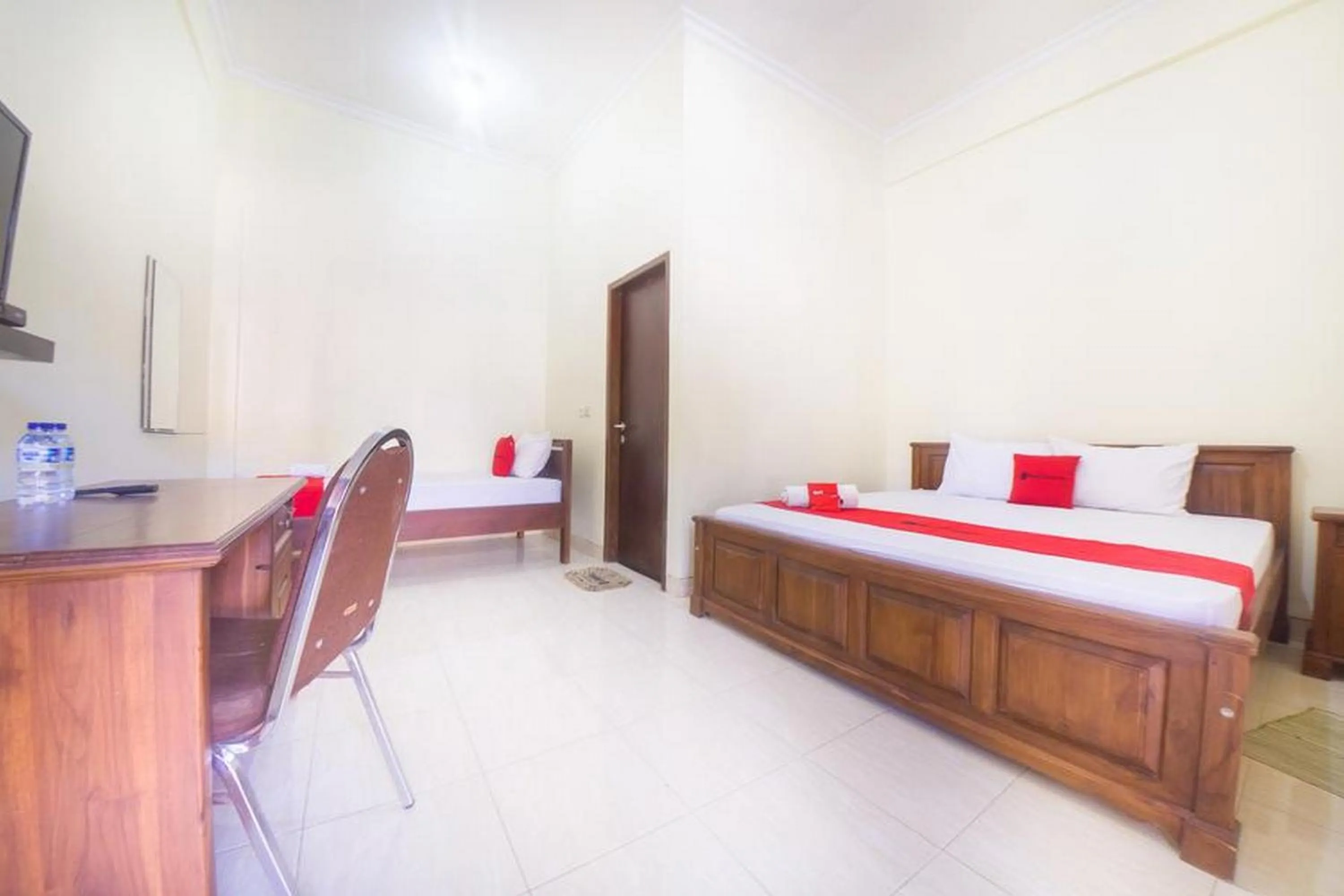 Bed in RedDoorz near Nusa Cendana University