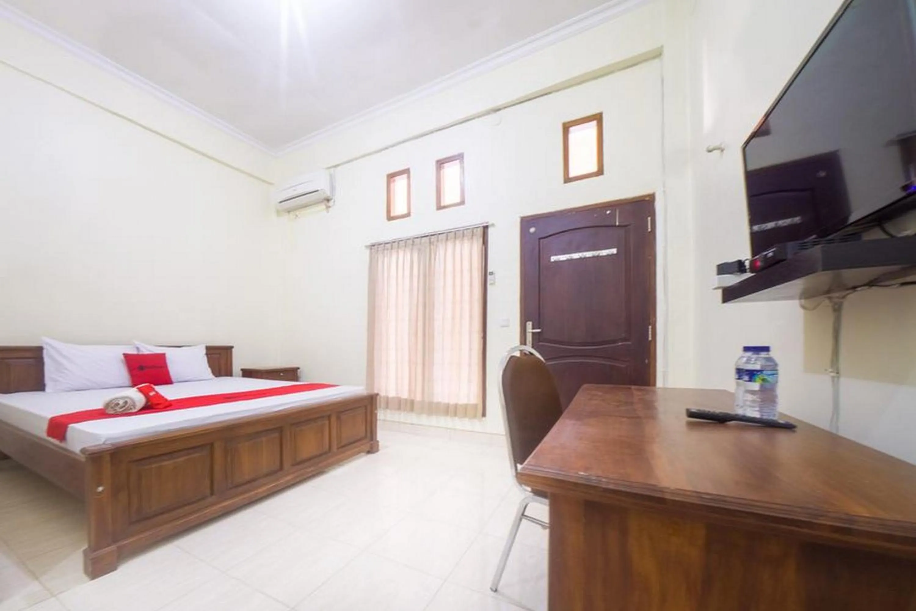 Bed in RedDoorz near Nusa Cendana University