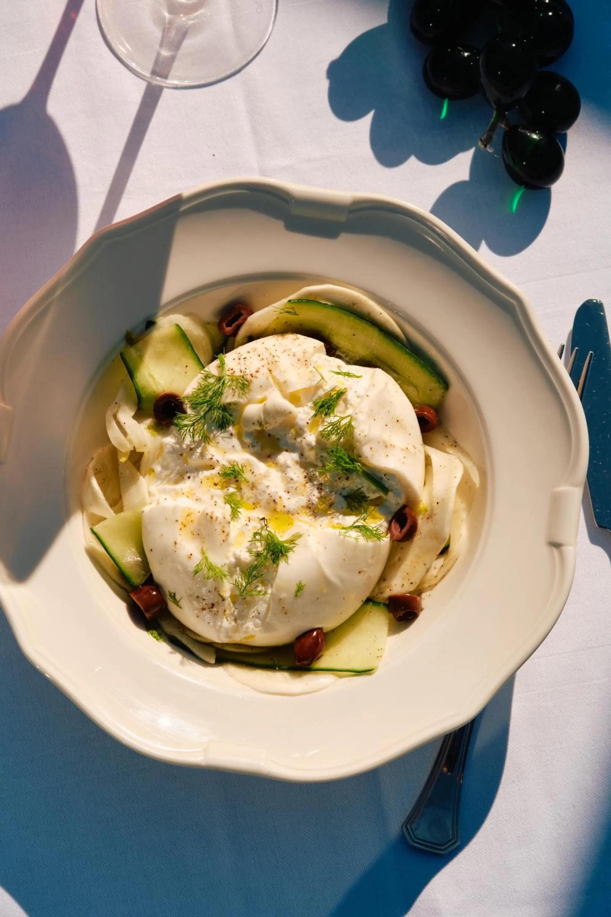 Restaurant/places to eat in Hotel Rochechouart, a Member of Design Hotels