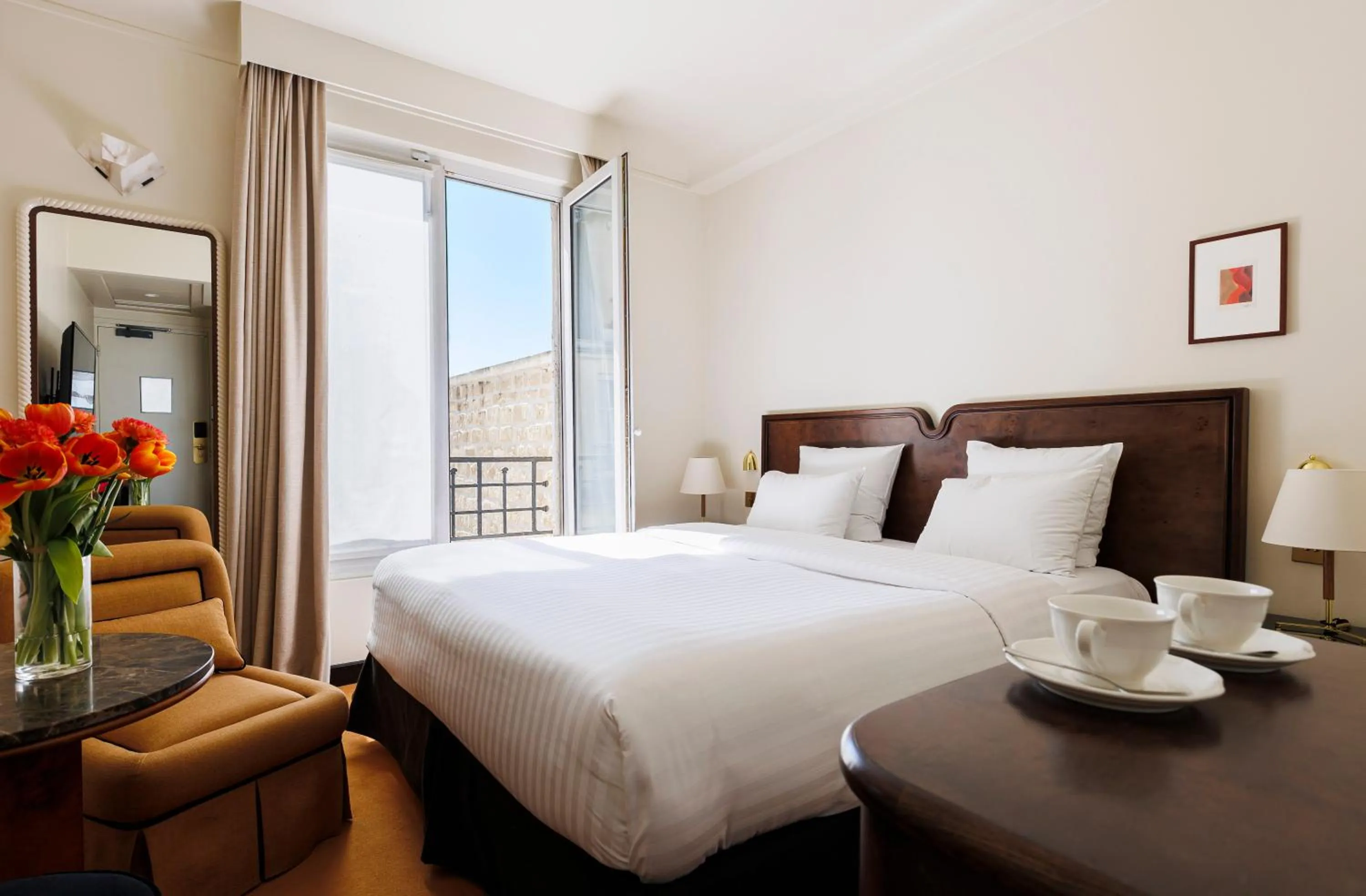 Bedroom, Bed in Hotel Rochechouart, a Member of Design Hotels