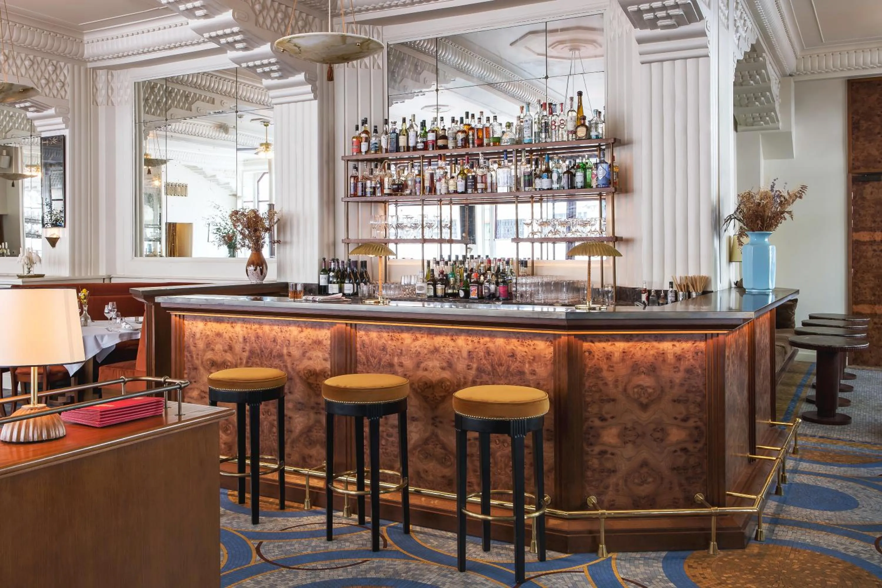 Lounge or bar in Hotel Rochechouart, a Member of Design Hotels