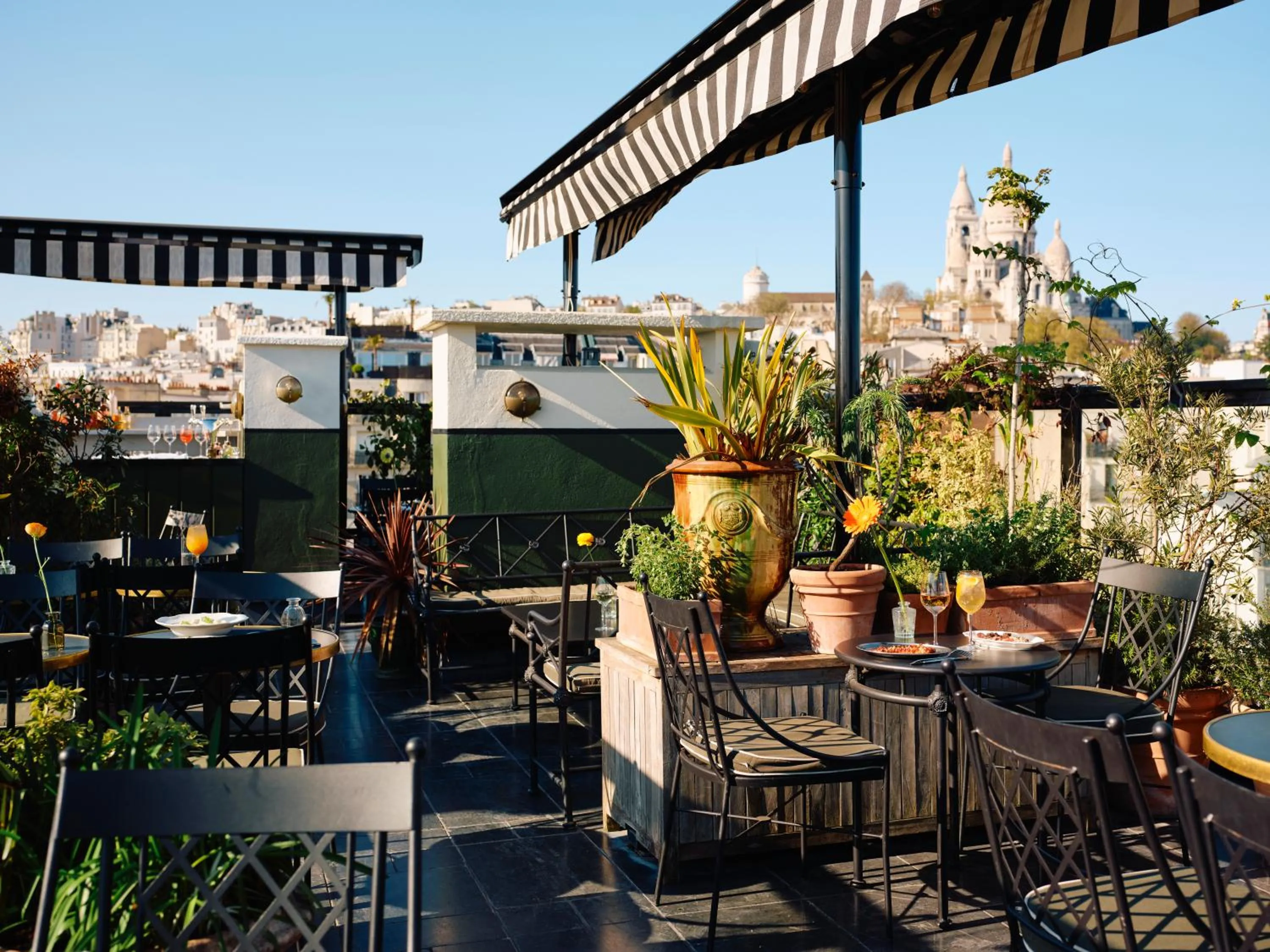 Patio in Hotel Rochechouart, a Member of Design Hotels