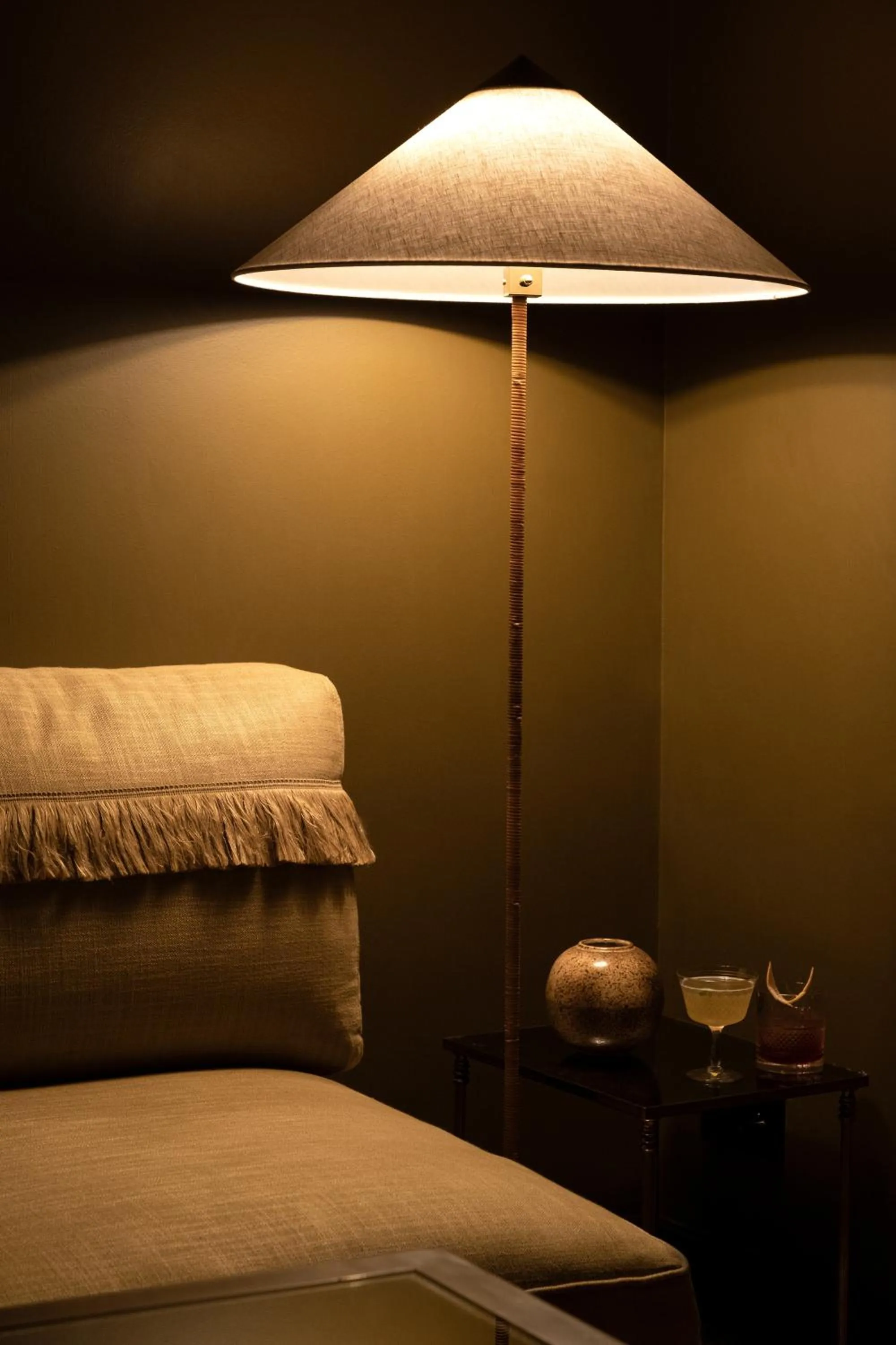 Lobby or reception, Bed in Hotel Rochechouart, a Member of Design Hotels