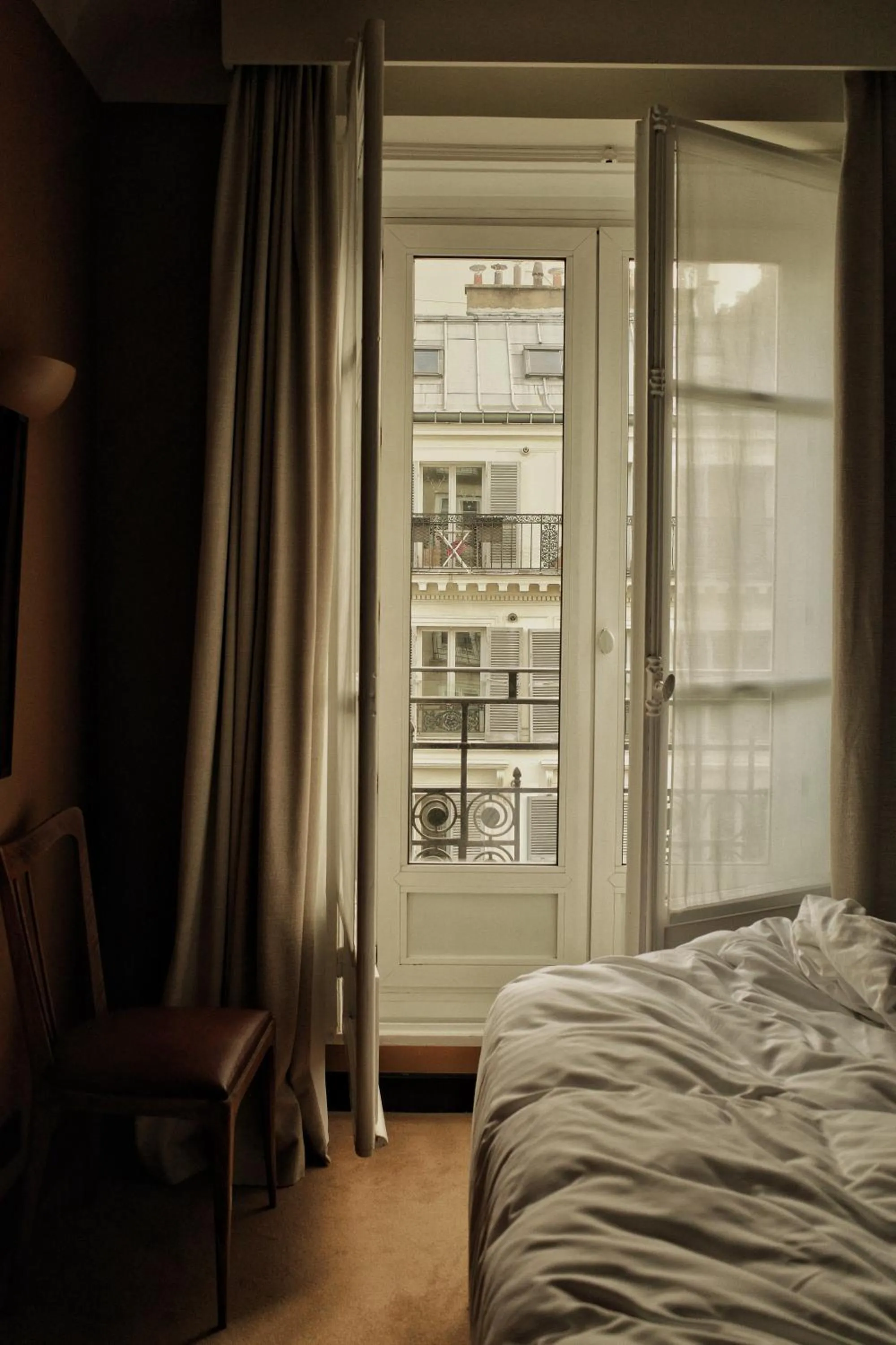 Bedroom, Bed in Hotel Rochechouart, a Member of Design Hotels