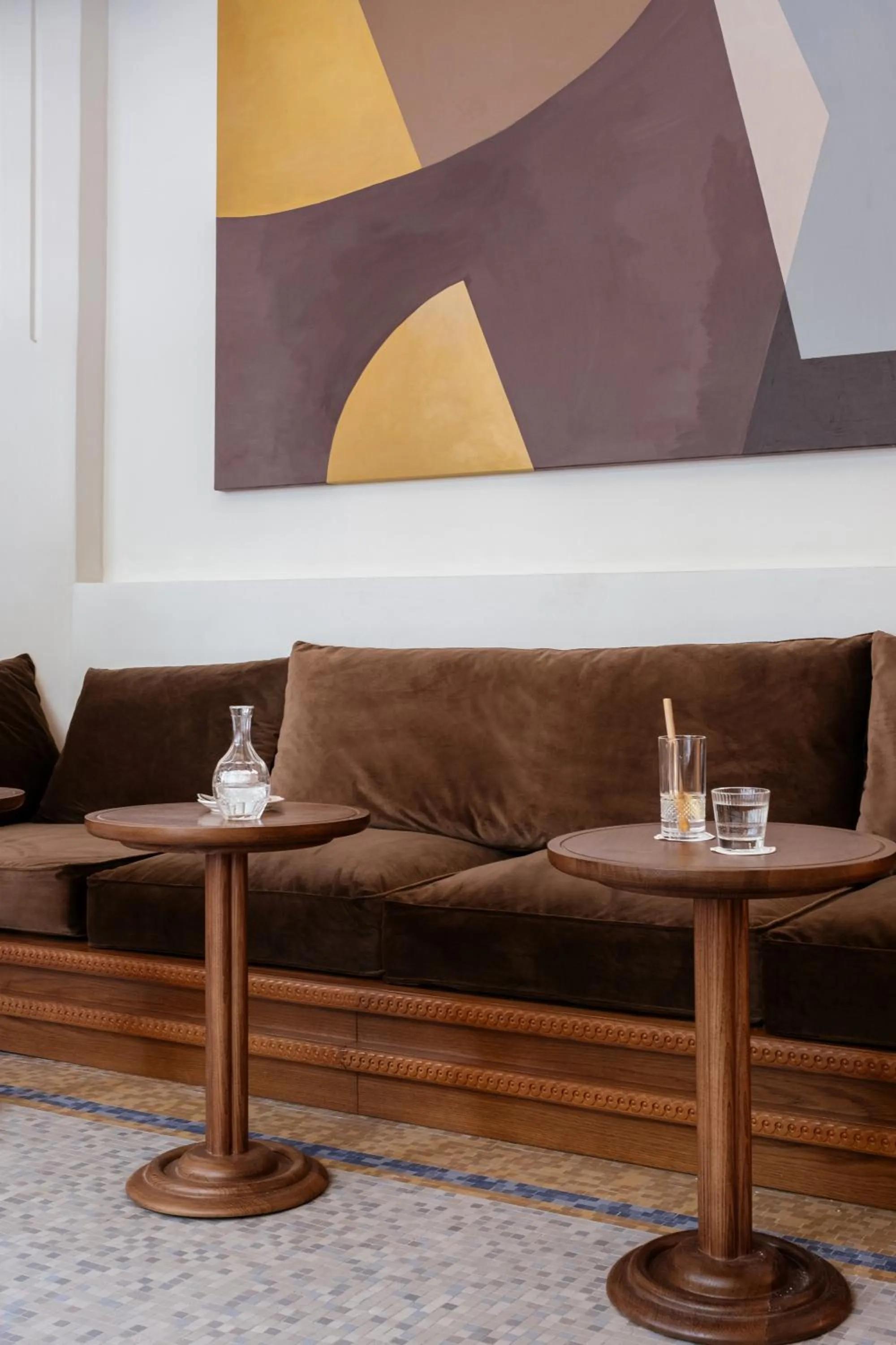 Lounge or bar in Hotel Rochechouart, a Member of Design Hotels