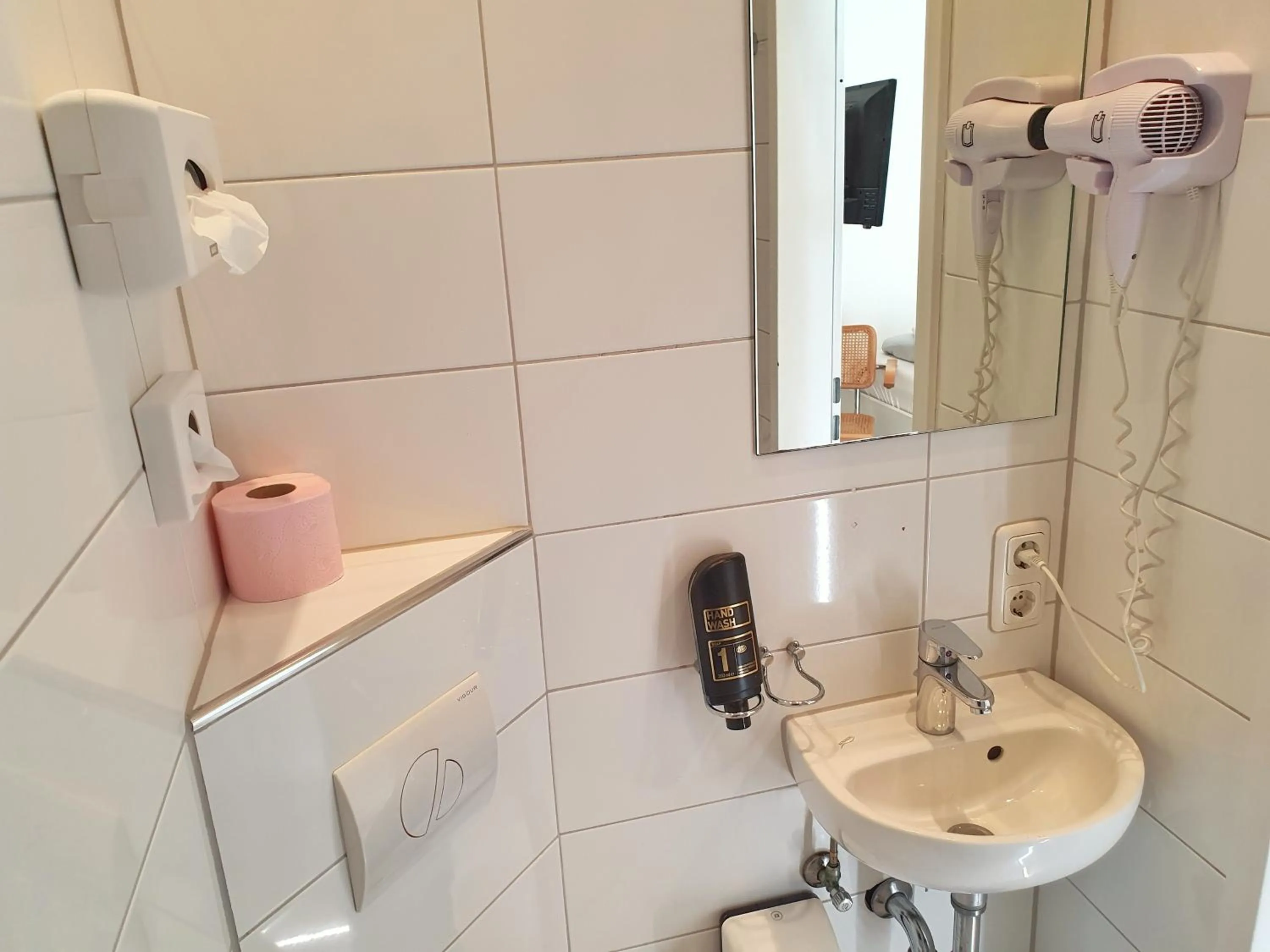 Bathroom in Aparthotel B & L